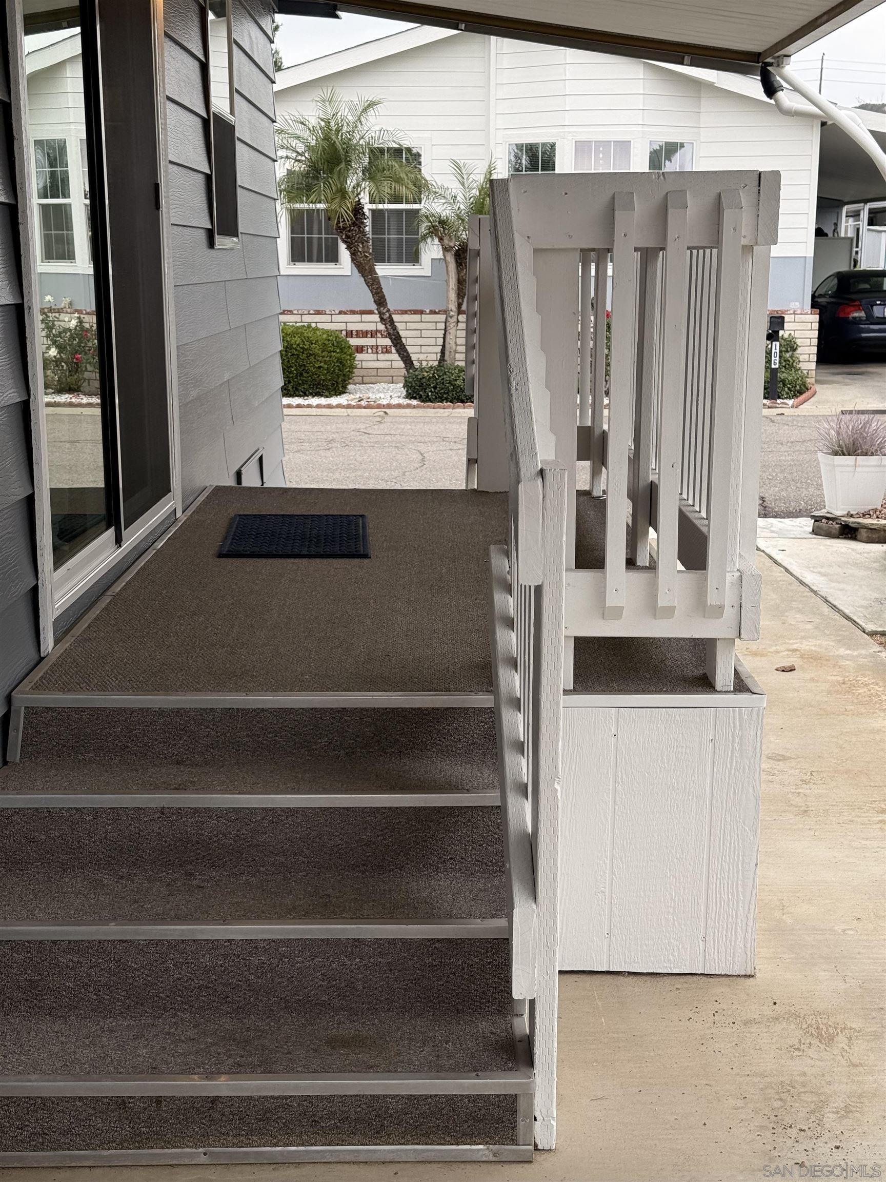 Detail Gallery Image 3 of 5 For 2300 E Valley Pkwy  #109,  Escondido,  CA 92027 - 2 Beds | 1 Baths