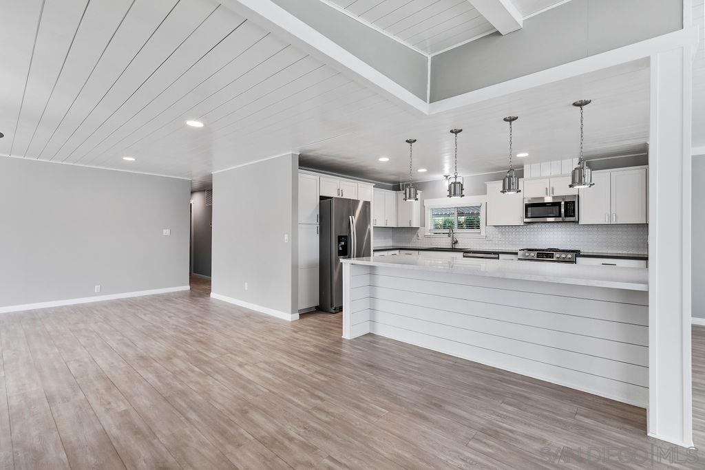 Detail Gallery Image 11 of 48 For 1930 W San Marcos Boulevard  #306,  San Marcos,  CA 92078 - 2 Beds | 2 Baths