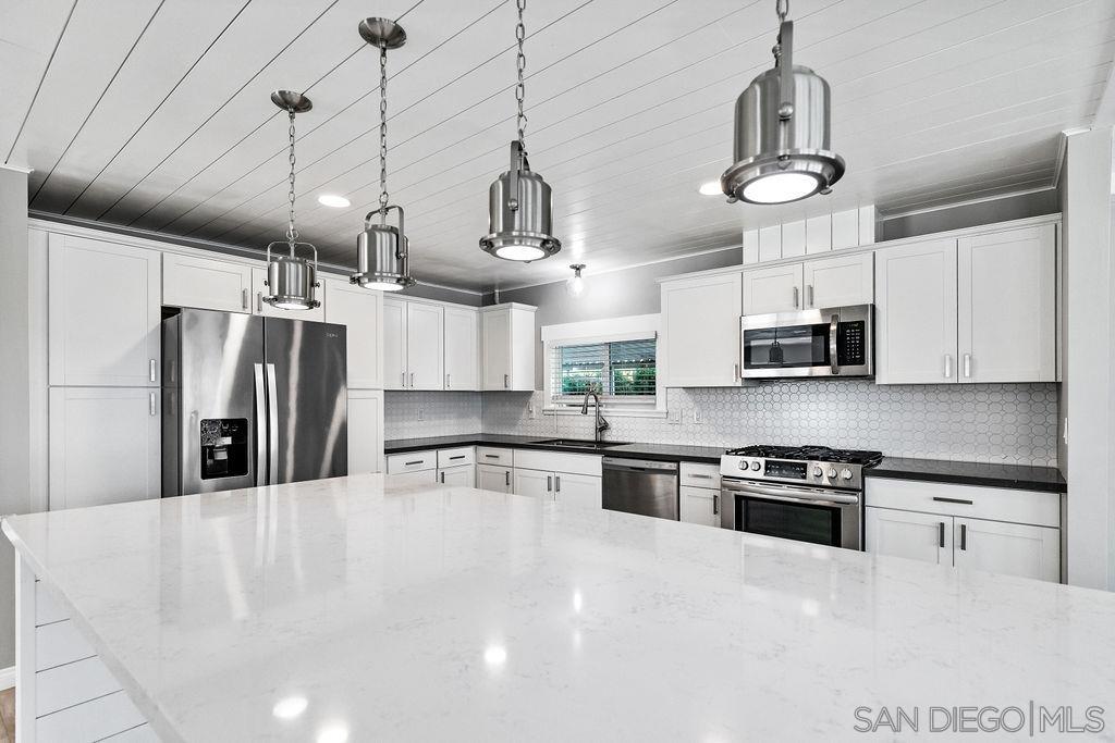 Detail Gallery Image 3 of 48 For 1930 W San Marcos Boulevard  #306,  San Marcos,  CA 92078 - 2 Beds | 2 Baths