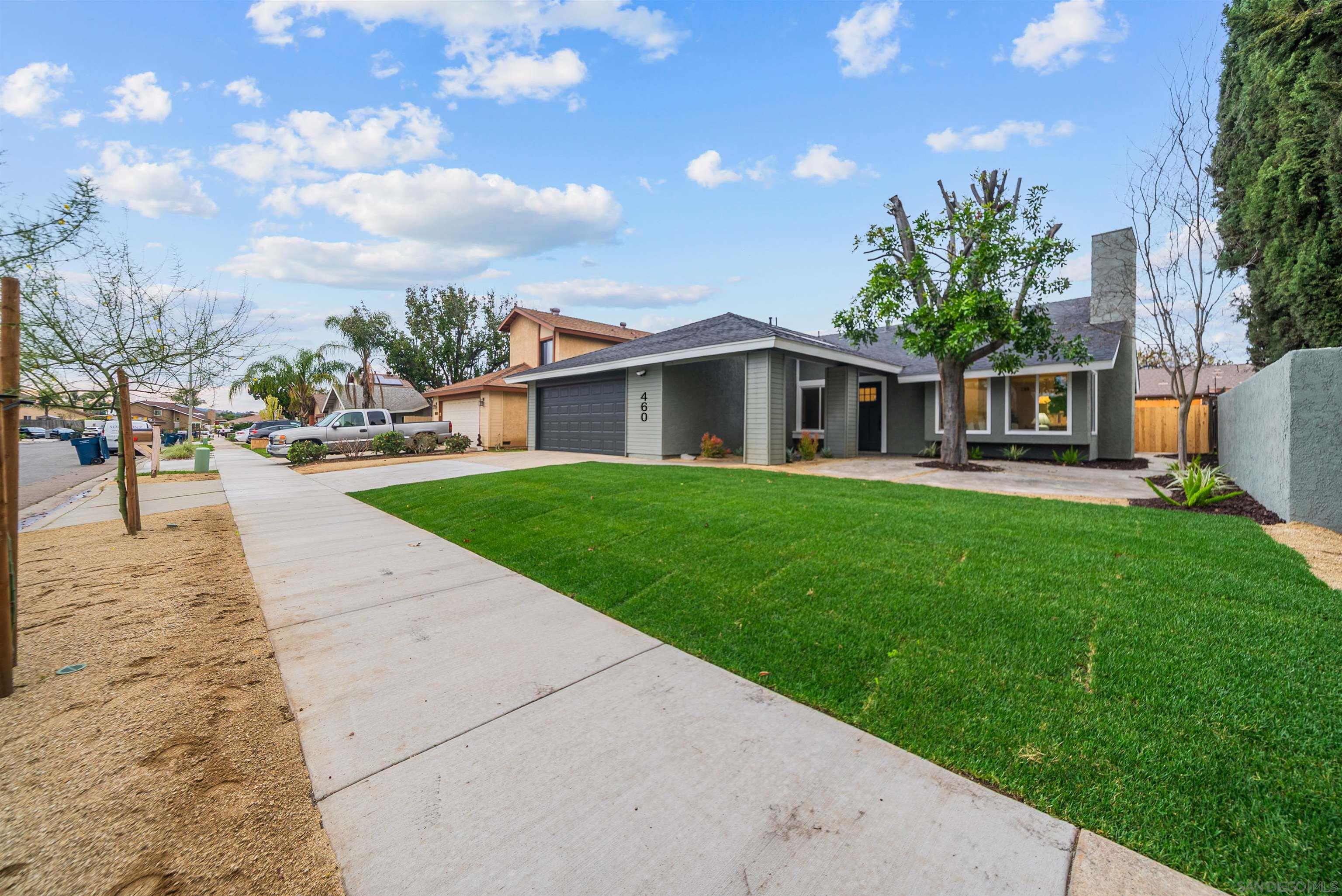Detail Gallery Image 2 of 24 For 460  Las Brisas Dr, Escondido,  CA 92027 - 4 Beds | 2 Baths