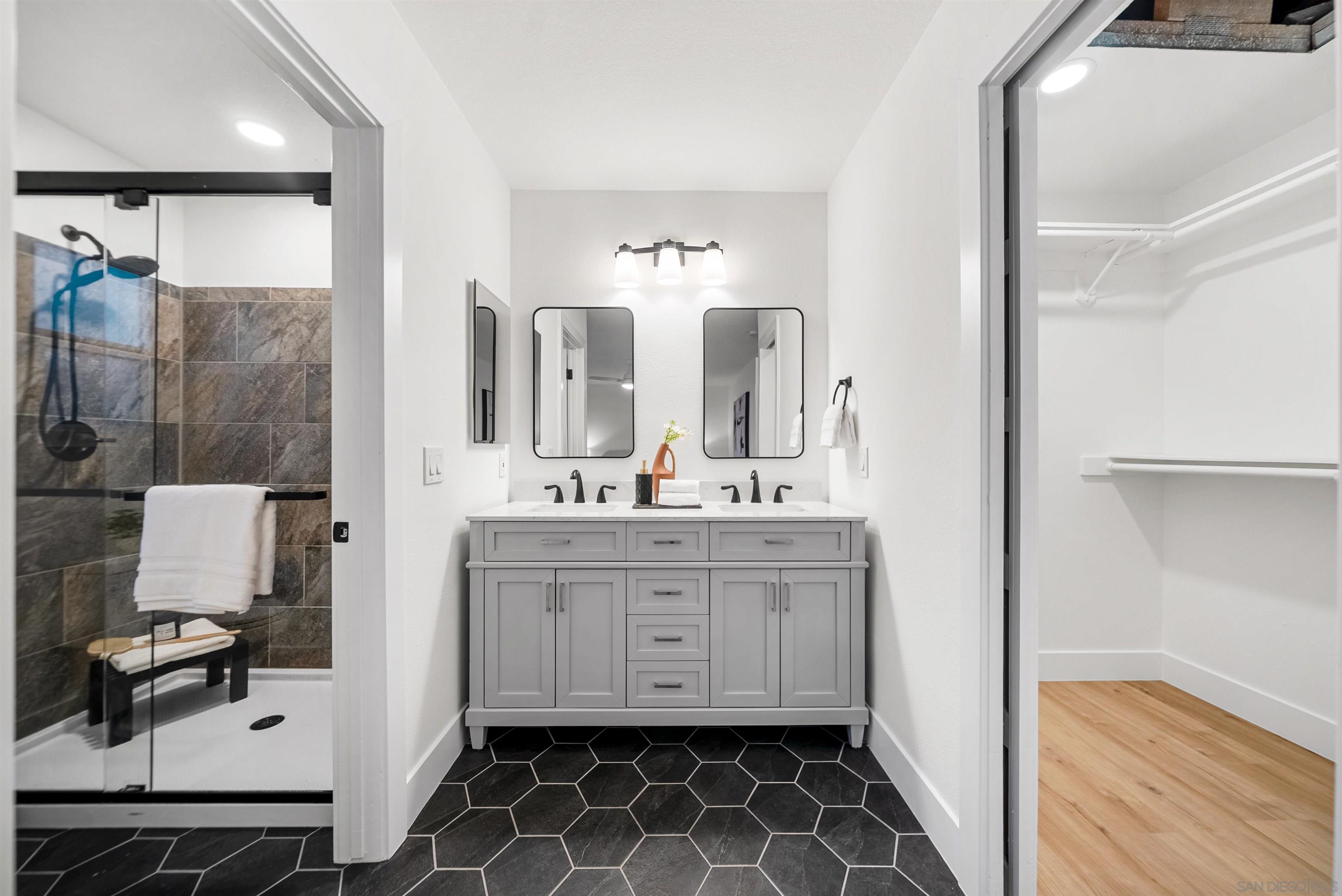 Detail Gallery Image 12 of 24 For 460  Las Brisas Dr, Escondido,  CA 92027 - 4 Beds | 2 Baths