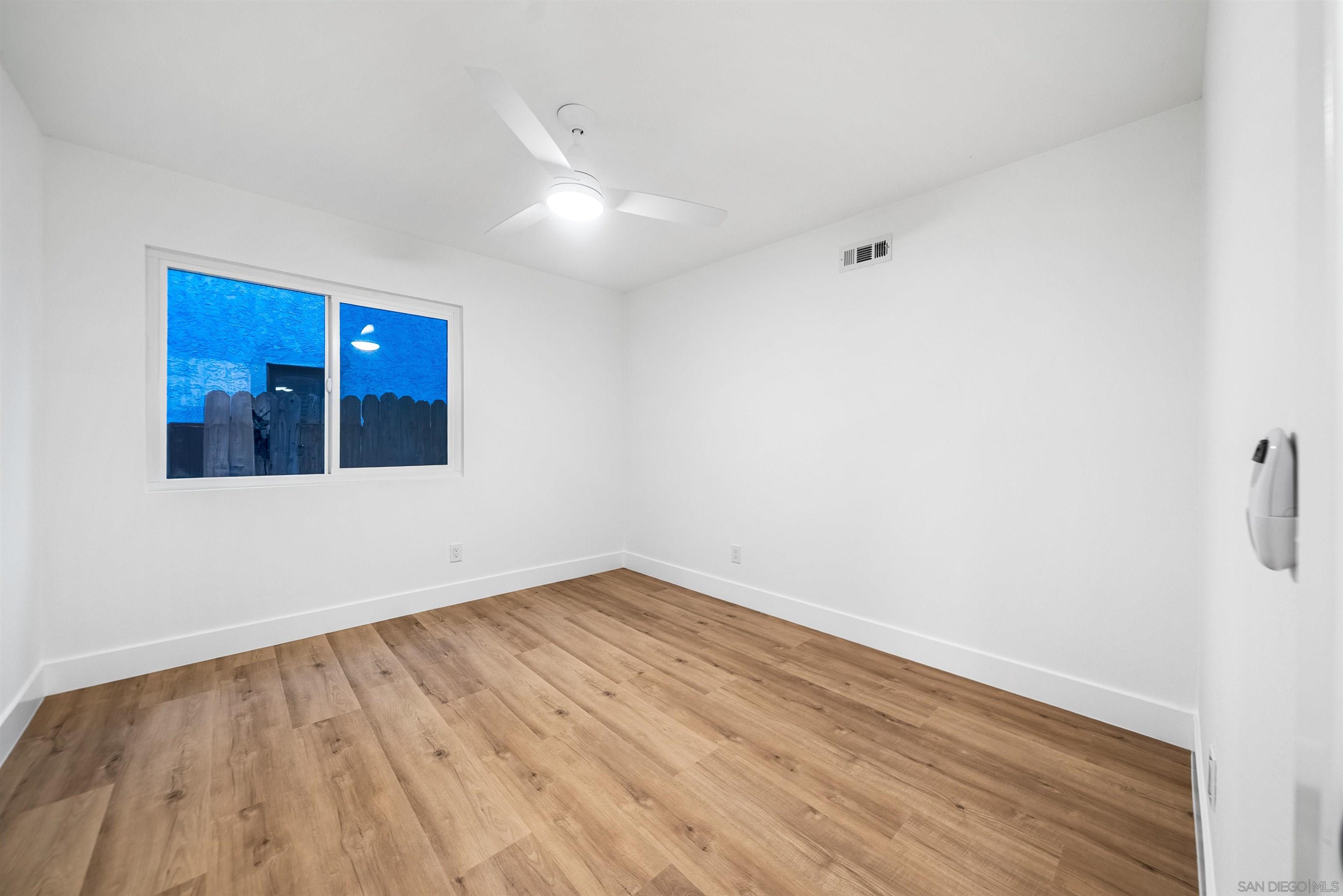 Detail Gallery Image 20 of 24 For 460  Las Brisas Dr, Escondido,  CA 92027 - 4 Beds | 2 Baths