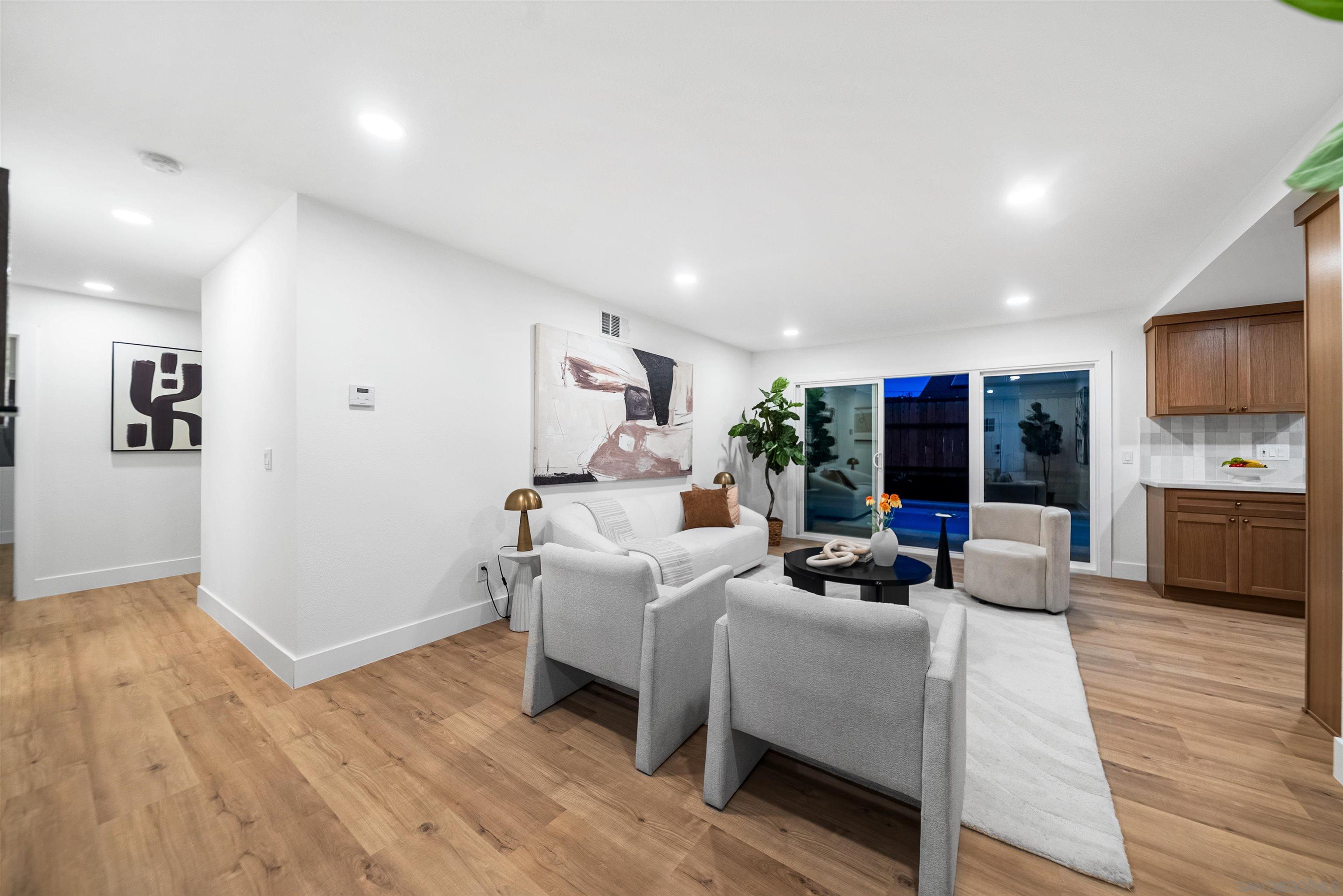 Detail Gallery Image 5 of 24 For 460  Las Brisas Dr, Escondido,  CA 92027 - 4 Beds | 2 Baths