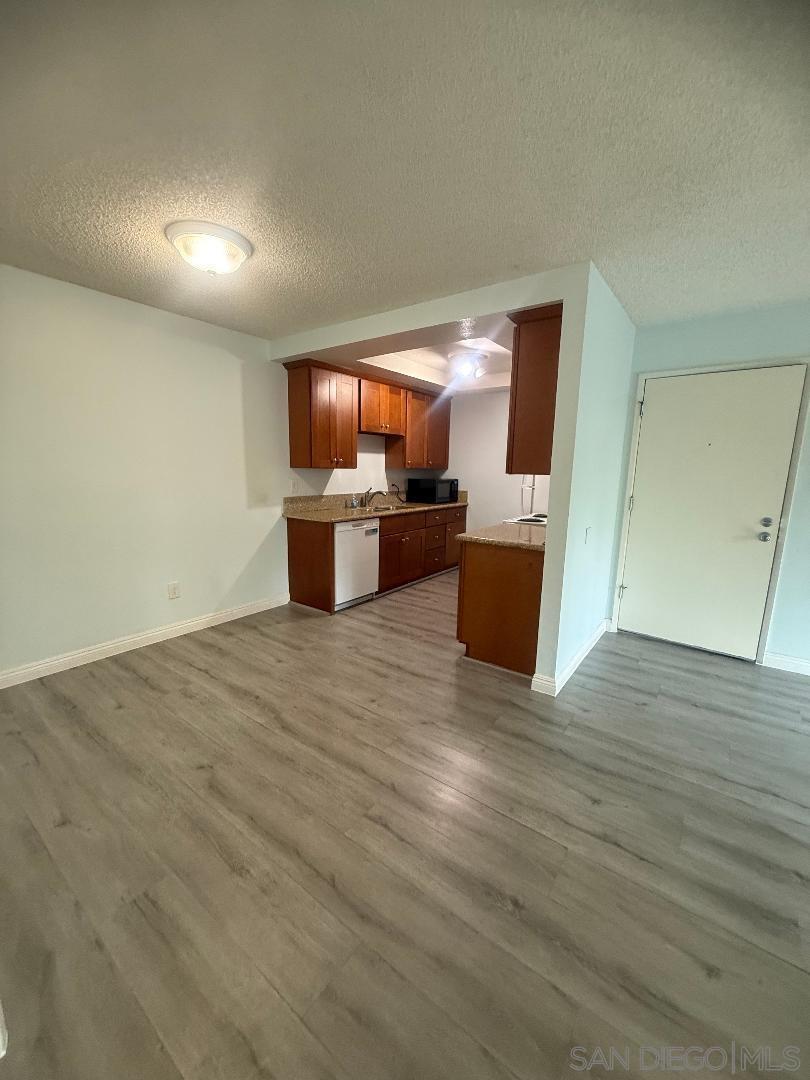 Detail Gallery Image 6 of 14 For 10278  Black Mountain Rd.  171, San Diego,  CA 92126 - 1 Beds | 1 Baths