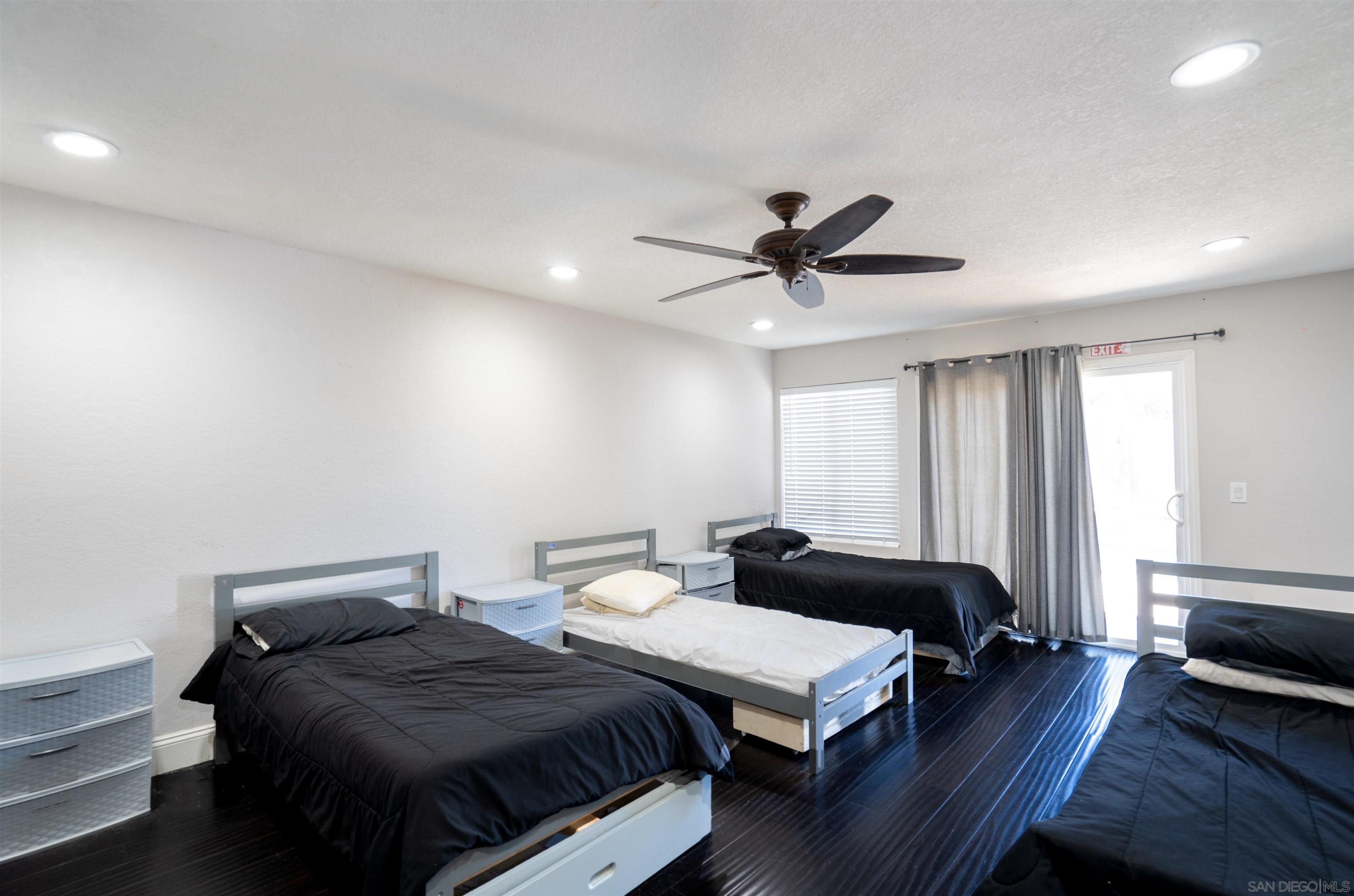 Detail Gallery Image 11 of 35 For 1116  Circle Dr, Escondido,  CA 92025 - 4 Beds | 3 Baths