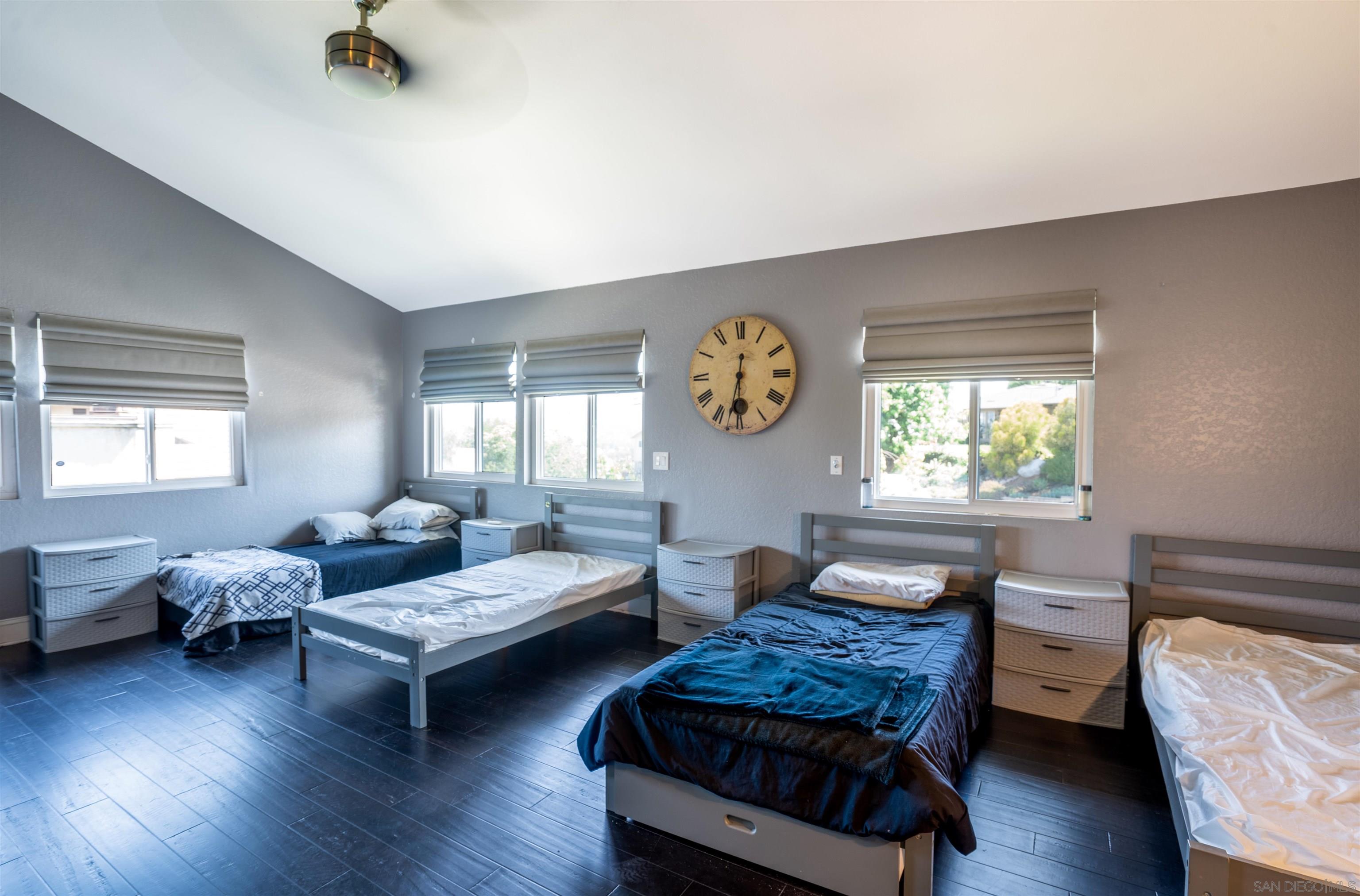 Detail Gallery Image 17 of 35 For 1116  Circle Dr, Escondido,  CA 92025 - 4 Beds | 3 Baths