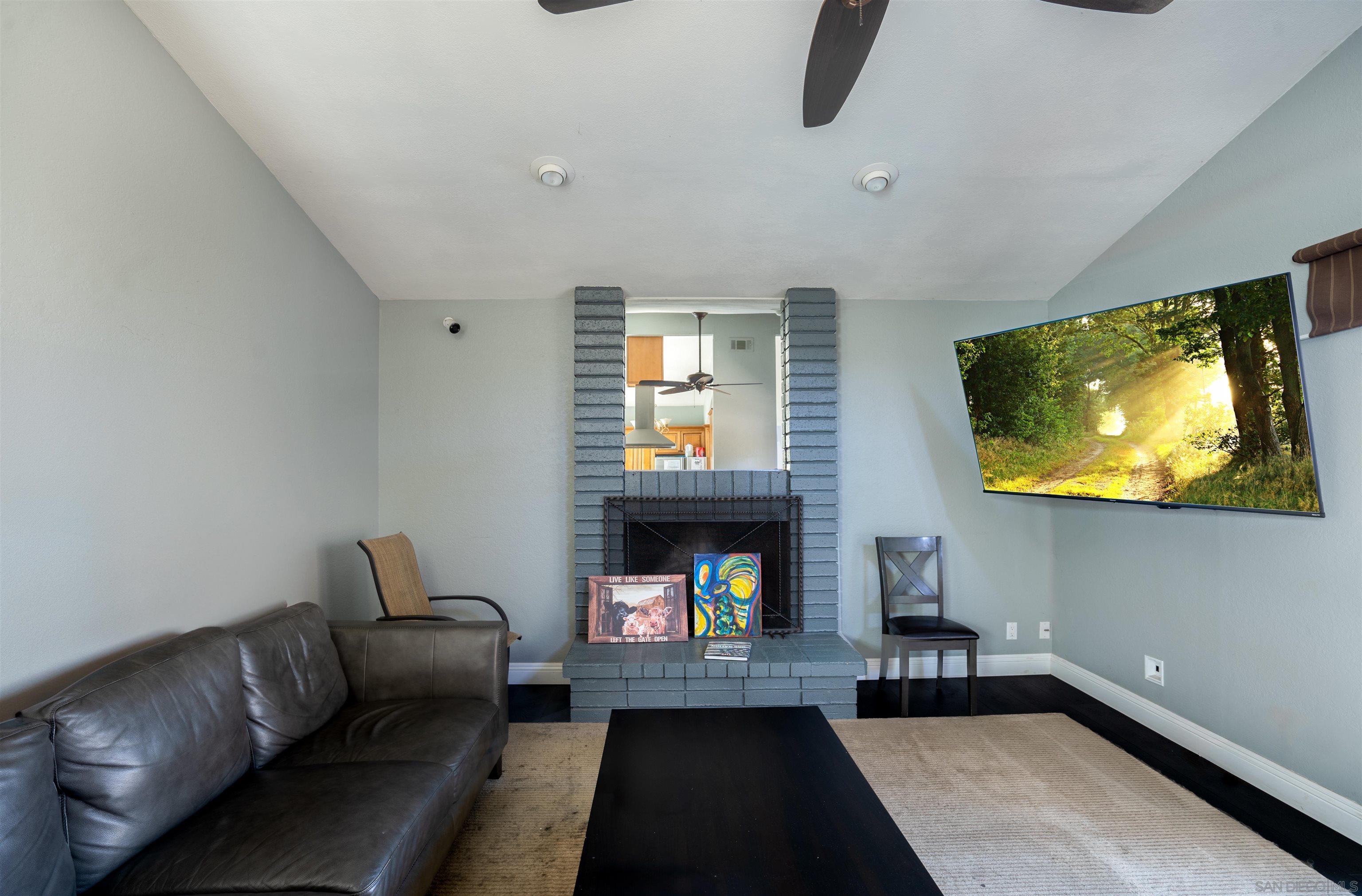 Detail Gallery Image 3 of 35 For 1116  Circle Dr, Escondido,  CA 92025 - 4 Beds | 3 Baths