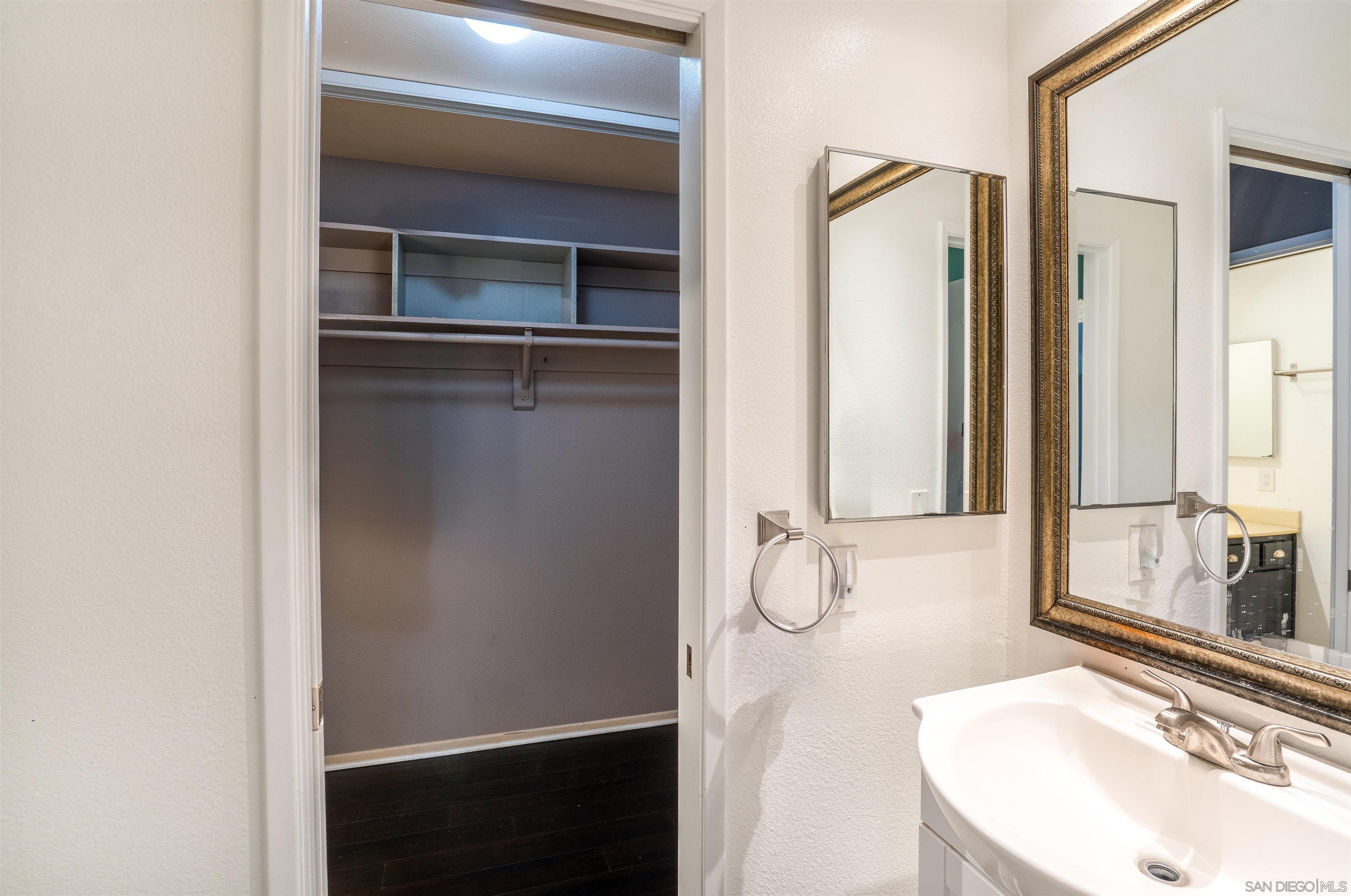 Detail Gallery Image 21 of 35 For 1116  Circle Dr, Escondido,  CA 92025 - 4 Beds | 3 Baths