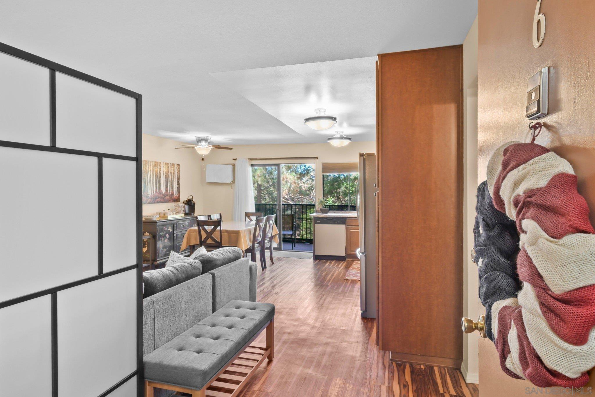 Detail Gallery Image 11 of 44 For 7835  Cowles Mountain Ct  #B6,  San Diego,  CA 92119 - 2 Beds | 2 Baths