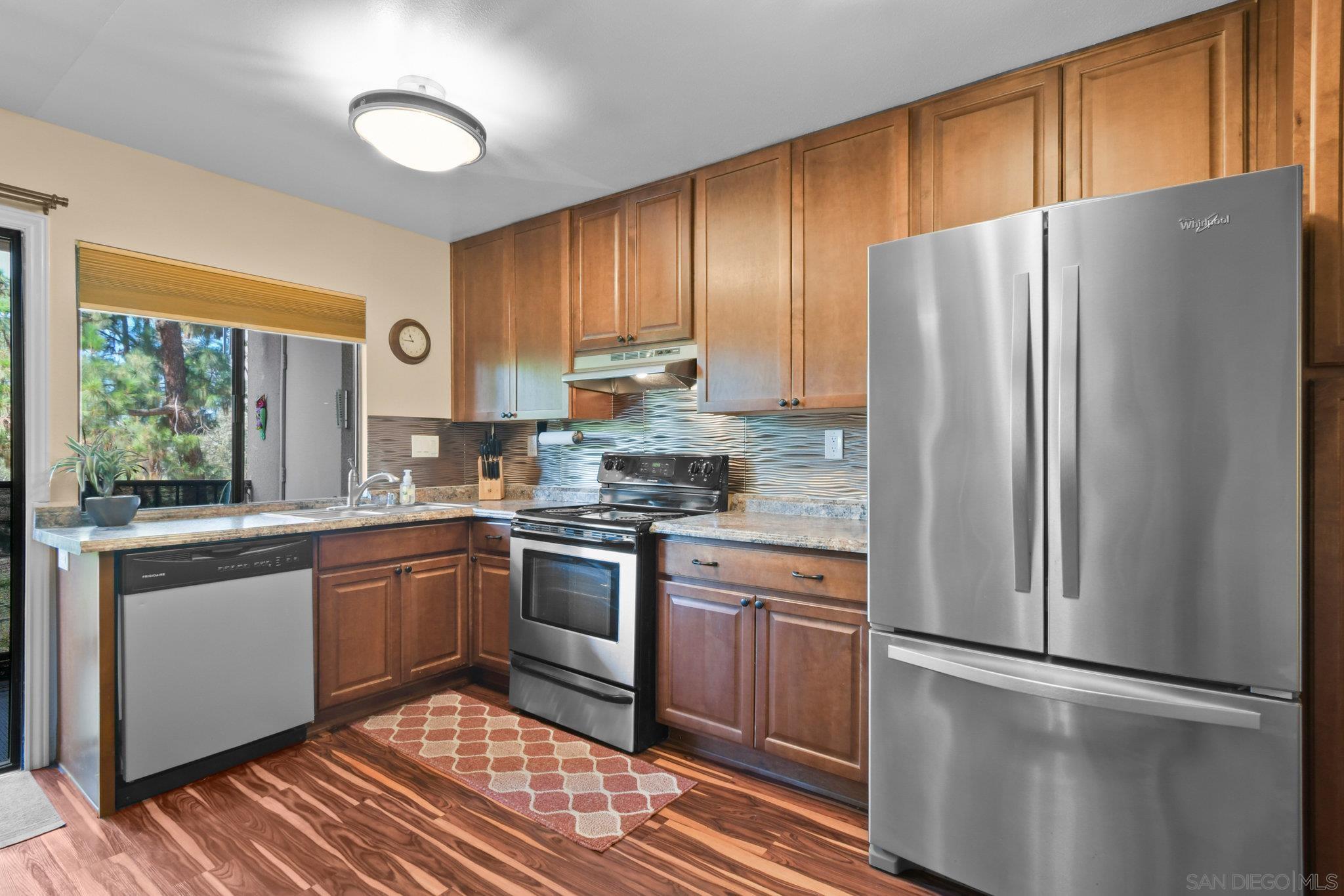 Detail Gallery Image 3 of 44 For 7835  Cowles Mountain Ct  #B6,  San Diego,  CA 92119 - 2 Beds | 2 Baths