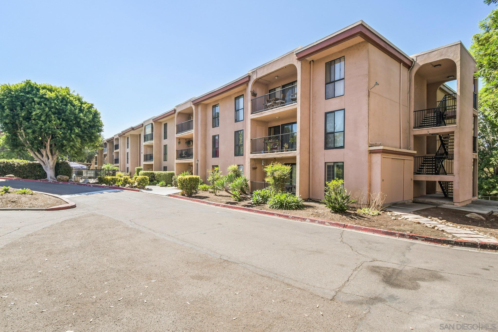 Detail Gallery Image 40 of 44 For 7835  Cowles Mountain Ct  #B6,  San Diego,  CA 92119 - 2 Beds | 2 Baths