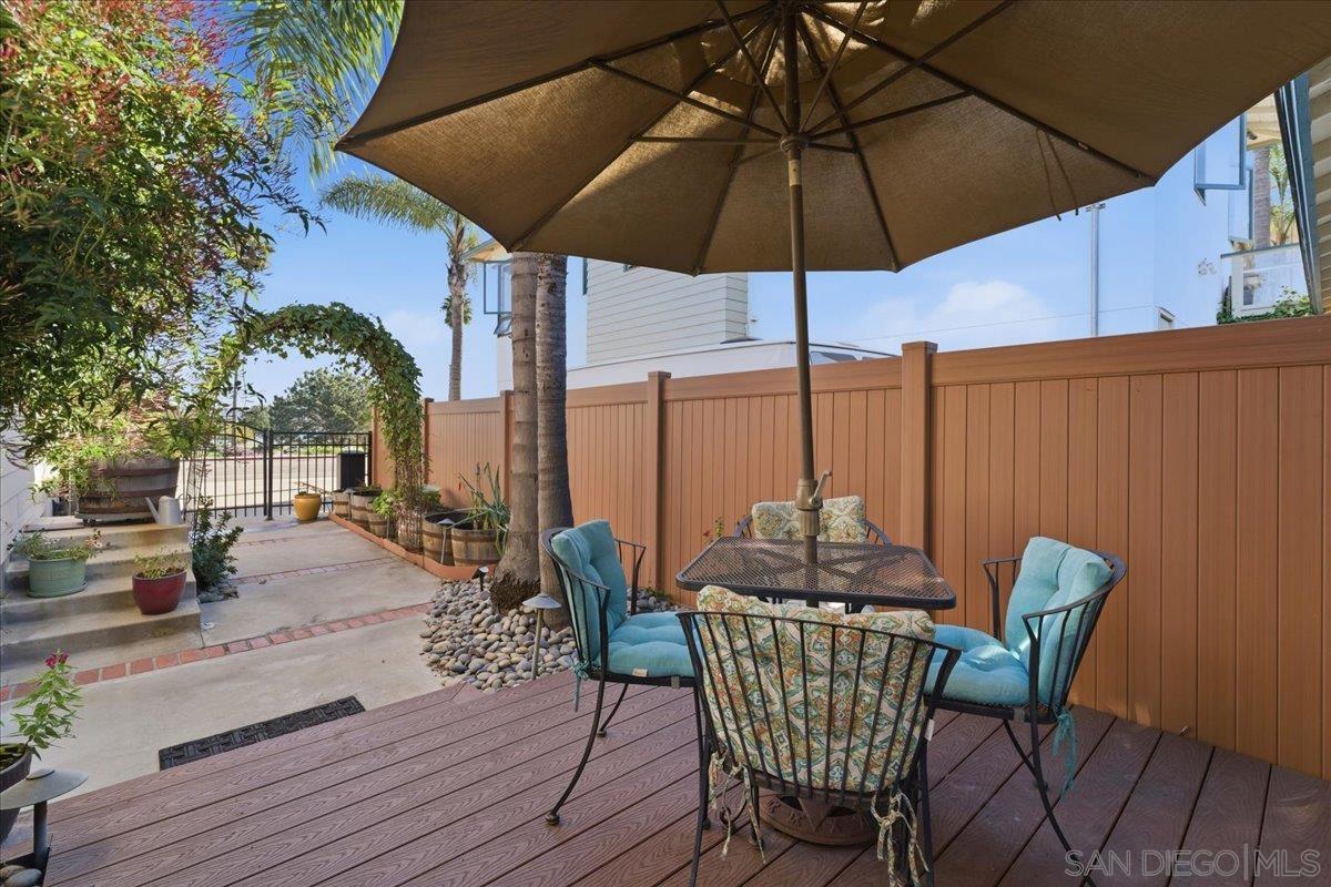 Detail Gallery Image 28 of 39 For 3634  Crown Point Dr, San Diego,  CA 92109 - 4 Beds | 3 Baths