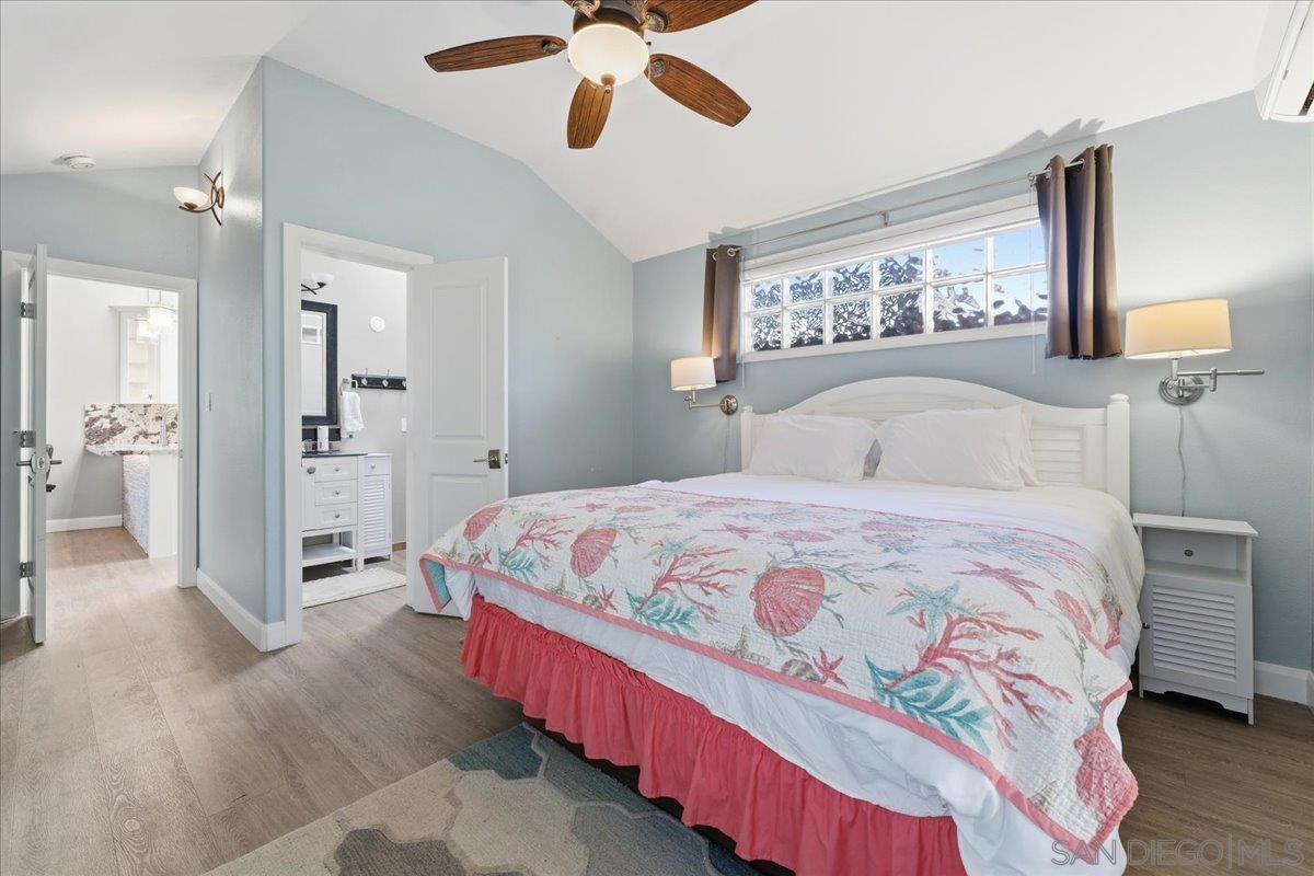 Detail Gallery Image 32 of 39 For 3634  Crown Point Dr, San Diego,  CA 92109 - 4 Beds | 3 Baths