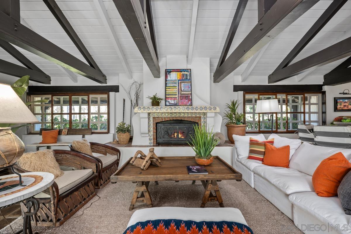 Detail Gallery Image 2 of 62 For 17507  Los Morros, Rancho Santa Fe,  CA 92067 - 5 Beds | 5 Baths