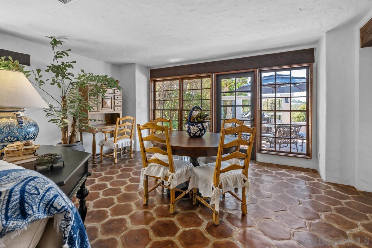 Detail Gallery Image 14 of 62 For 17507  Los Morros, Rancho Santa Fe,  CA 92067 - 5 Beds | 5 Baths