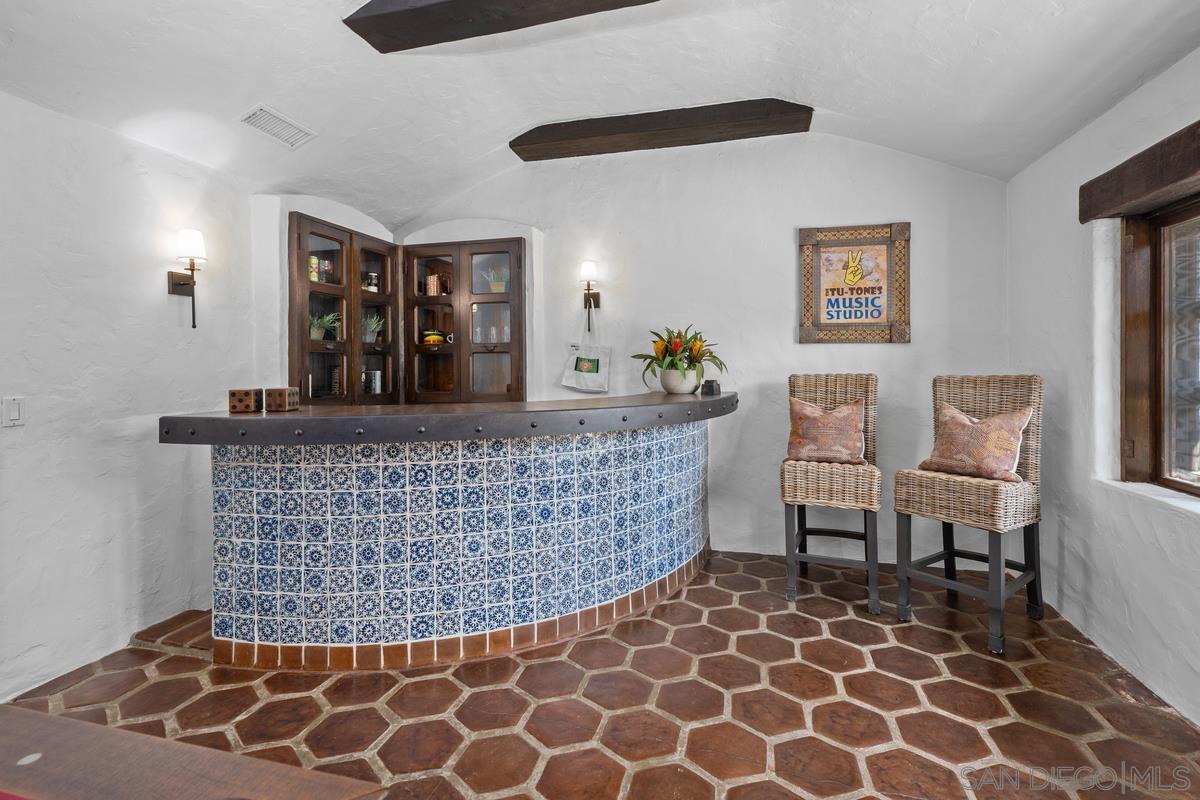 Detail Gallery Image 16 of 62 For 17507  Los Morros, Rancho Santa Fe,  CA 92067 - 5 Beds | 5 Baths