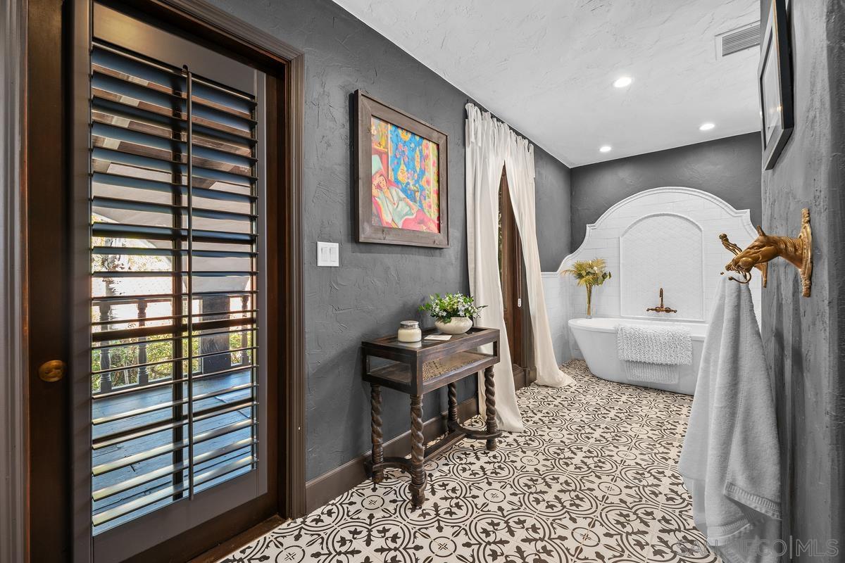 Detail Gallery Image 41 of 62 For 17507  Los Morros, Rancho Santa Fe,  CA 92067 - 5 Beds | 5 Baths