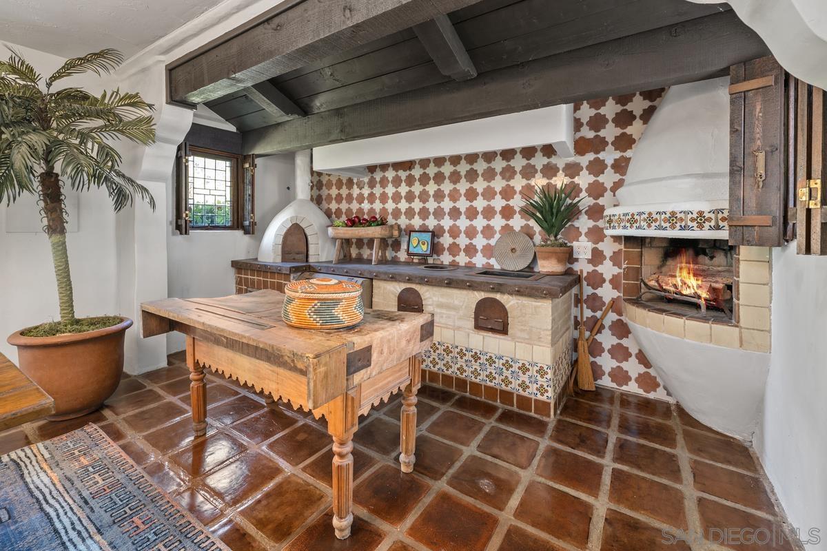 Detail Gallery Image 8 of 62 For 17507  Los Morros, Rancho Santa Fe,  CA 92067 - 5 Beds | 5 Baths