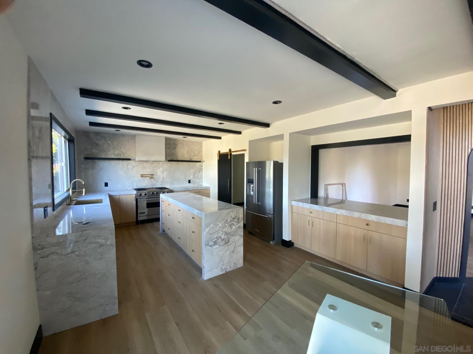 Detail Gallery Image 2 of 4 For 2101  Monte Vista, Vista,  CA 92084 - 6 Beds | 4 Baths