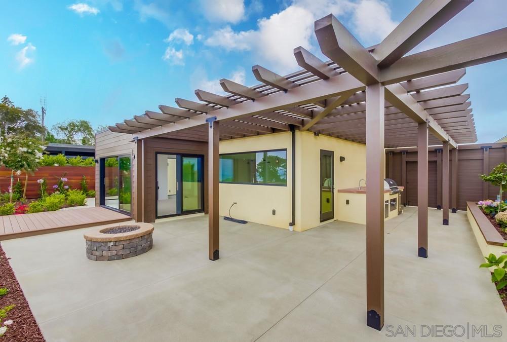 Detail Gallery Image 28 of 32 For 14066  Crest Way, Del Mar,  CA 92014 - 4 Beds | 2/1 Baths