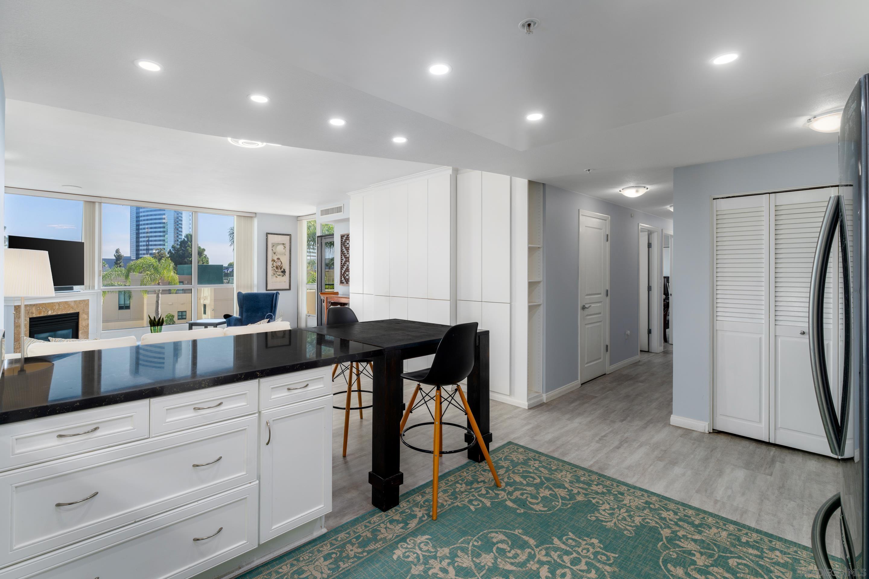 Detail Gallery Image 11 of 36 For 555  Front St  #303,  San Diego,  CA 92101 - 2 Beds | 2 Baths