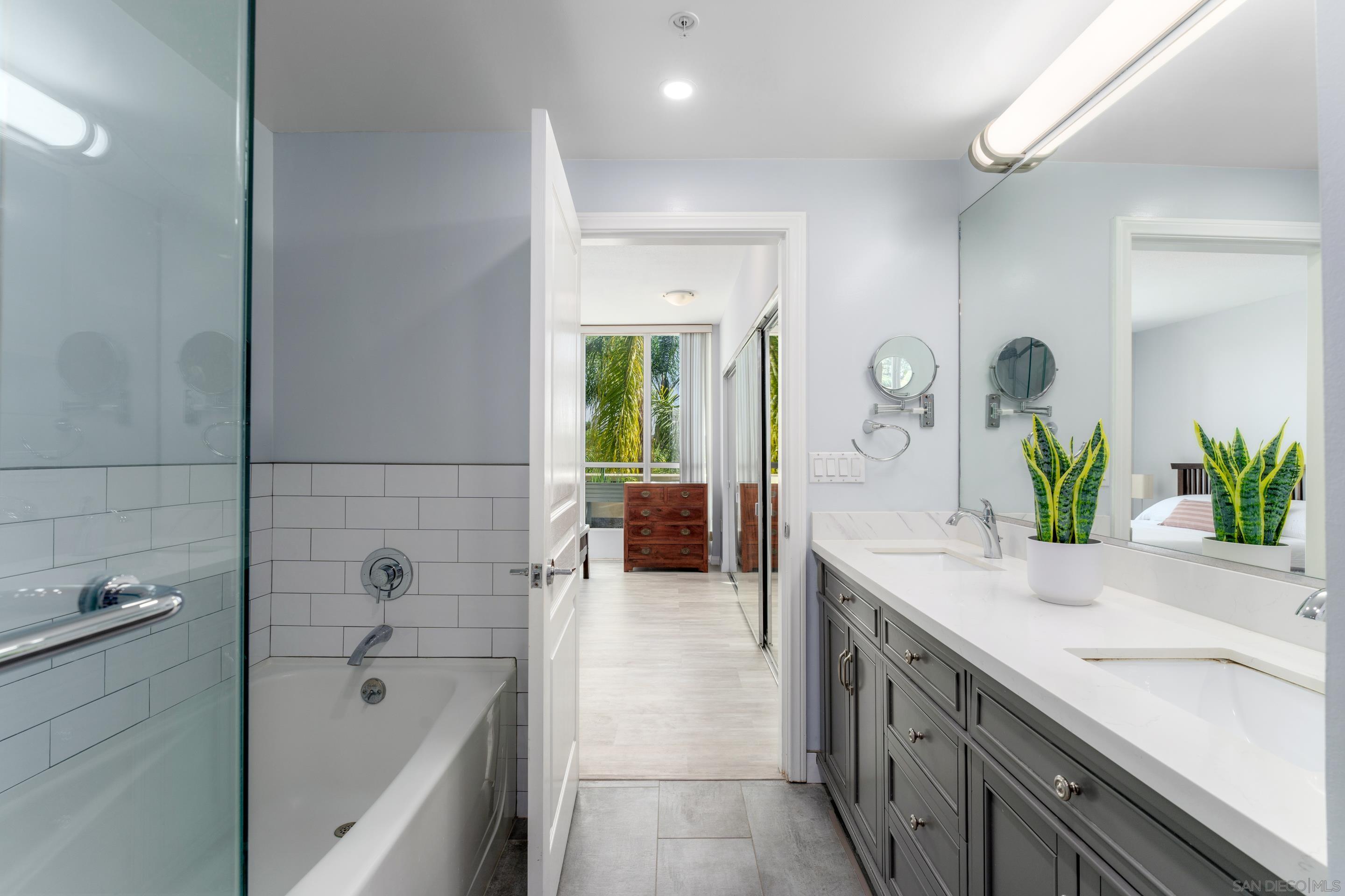 Detail Gallery Image 17 of 36 For 555  Front St  #303,  San Diego,  CA 92101 - 2 Beds | 2 Baths