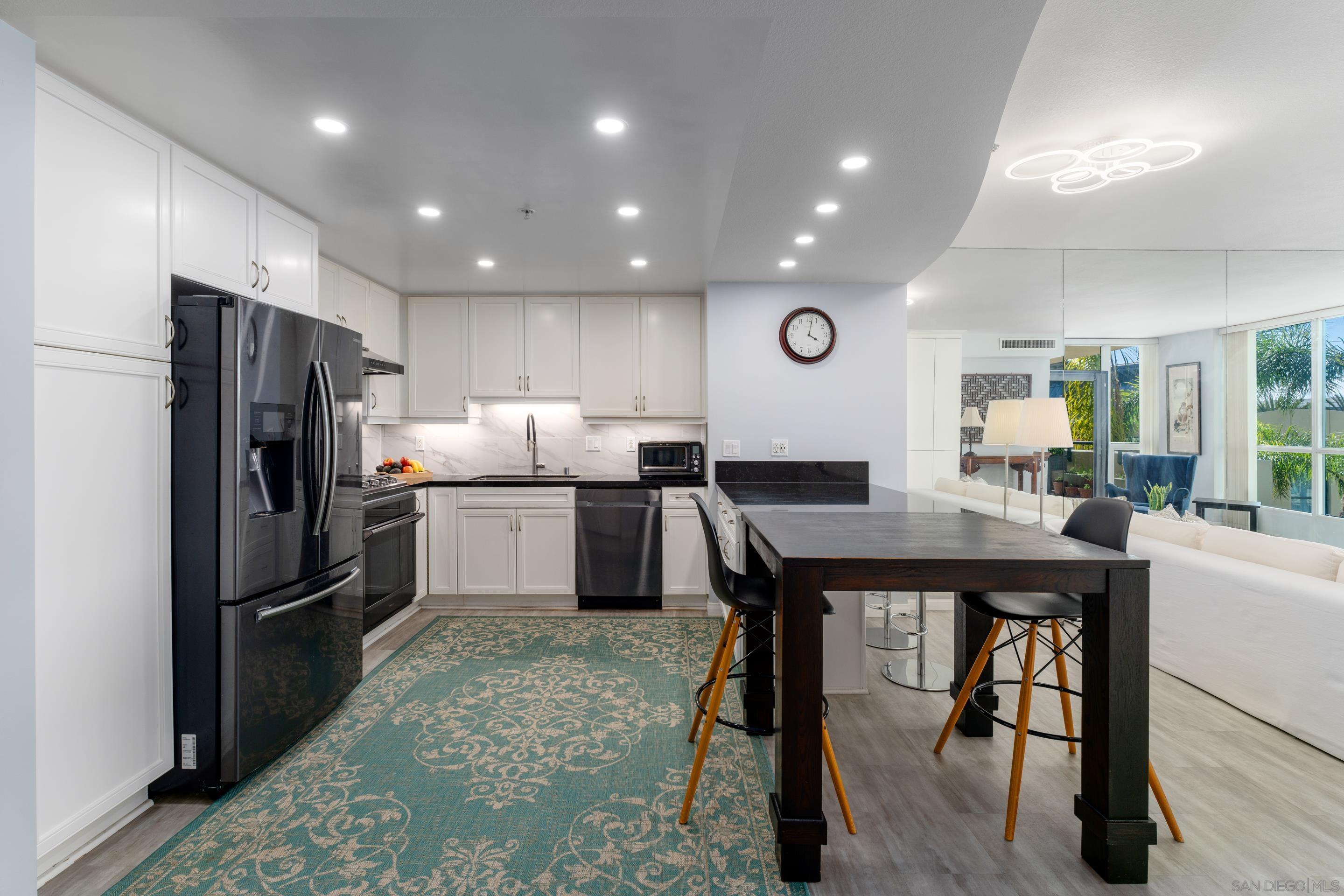 Detail Gallery Image 7 of 36 For 555  Front St  #303,  San Diego,  CA 92101 - 2 Beds | 2 Baths