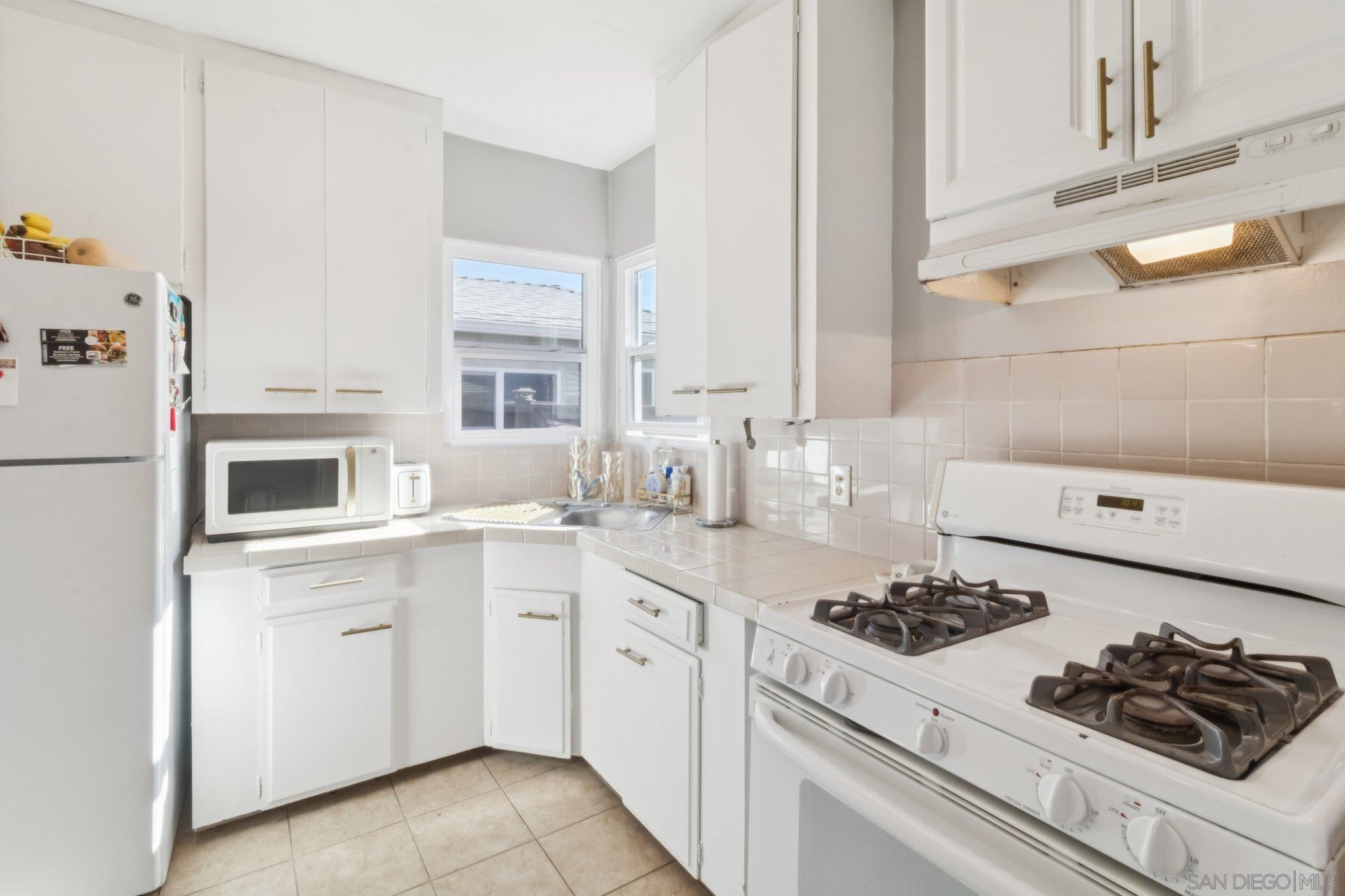 Detail Gallery Image 12 of 59 For 819-21  Tourmaline St, San Diego,  CA 92109 - – Beds | – Baths