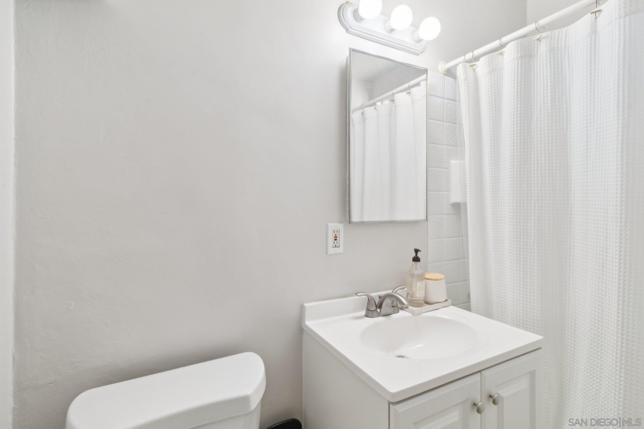 Detail Gallery Image 14 of 59 For 819-21  Tourmaline St, San Diego,  CA 92109 - – Beds | – Baths