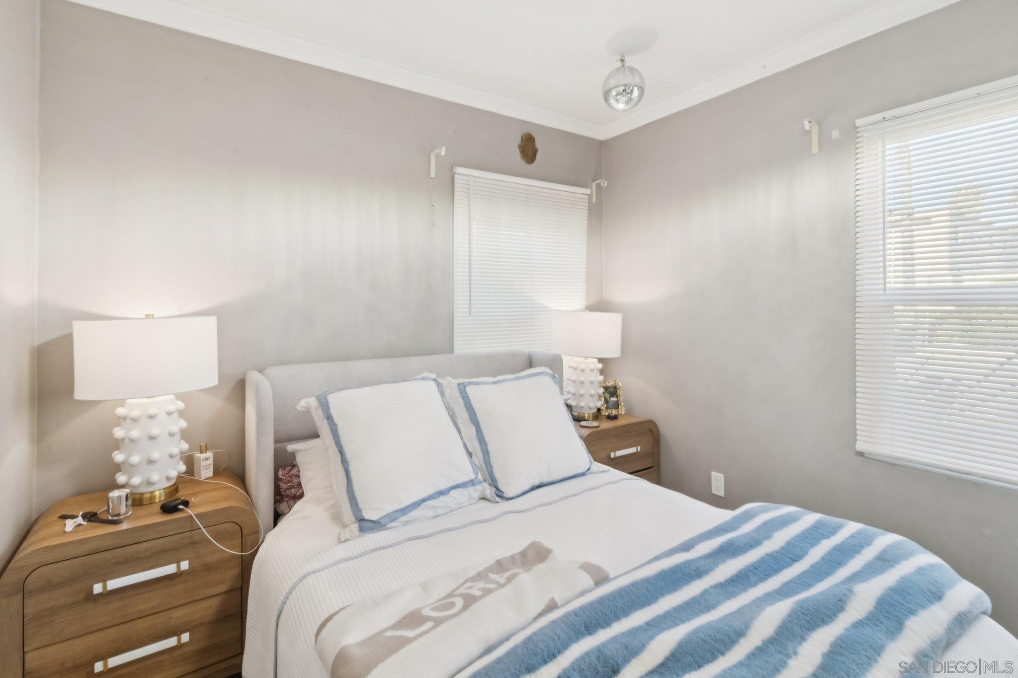 Detail Gallery Image 18 of 59 For 819-21  Tourmaline St, San Diego,  CA 92109 - – Beds | – Baths