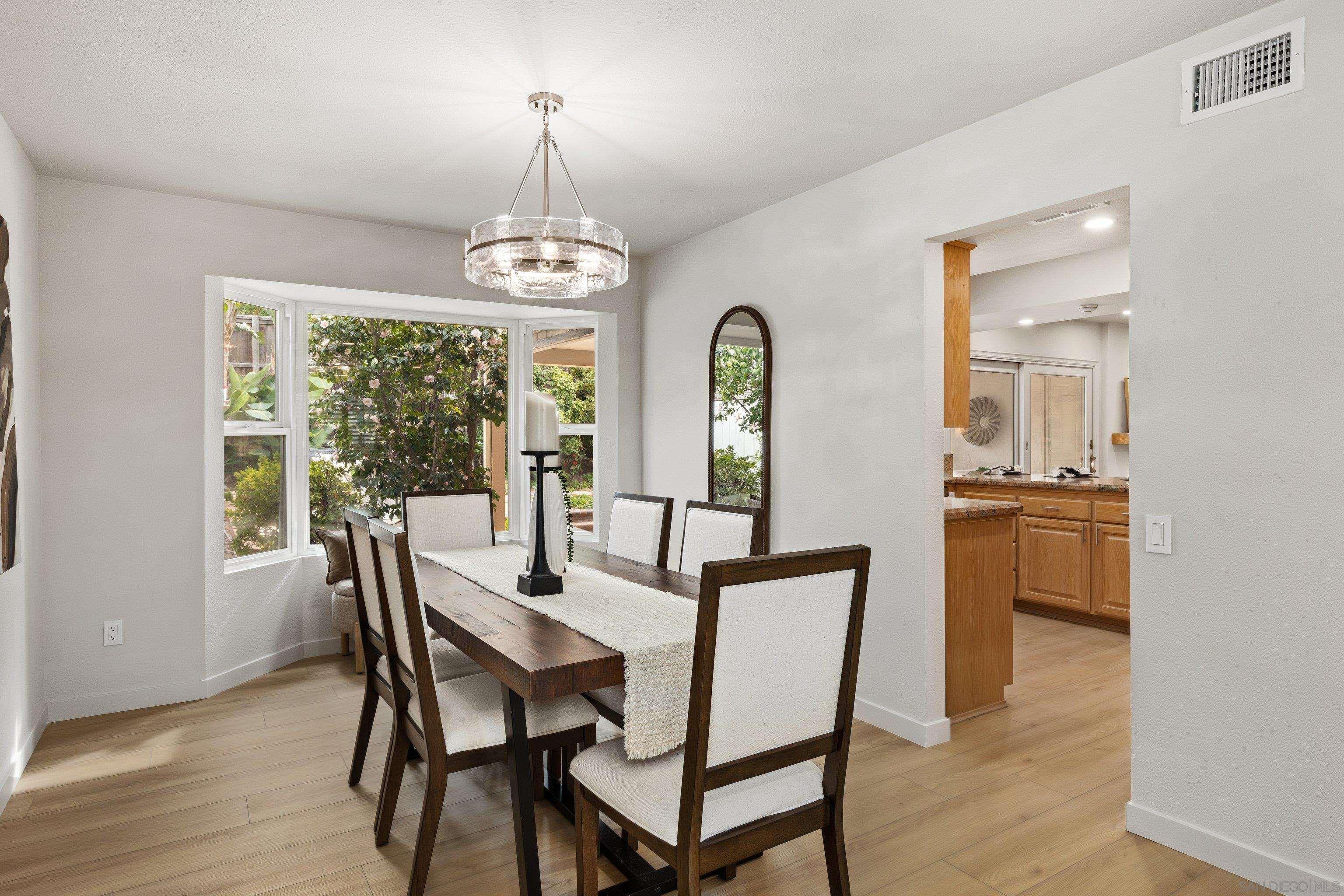 Detail Gallery Image 9 of 18 For 6251  Brynwood Ct, San Diego,  CA 92120 - 4 Beds | 3 Baths