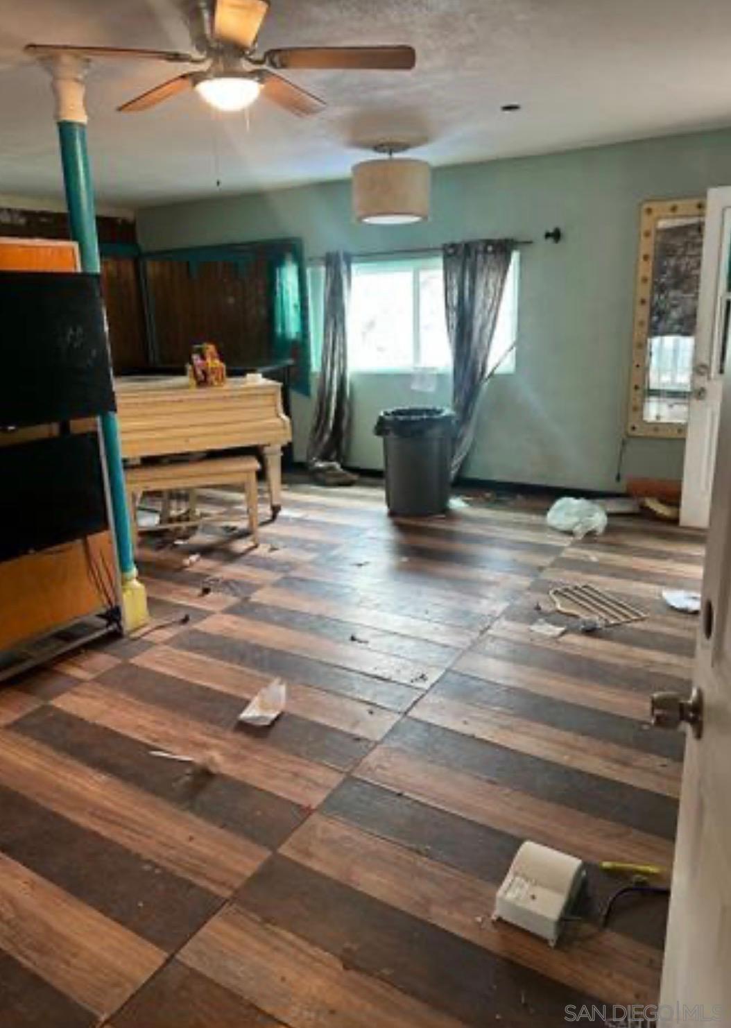 Detail Gallery Image 3 of 3 For 920  7th St, Imperial Beach,  CA 91932 - 3 Beds | 2 Baths