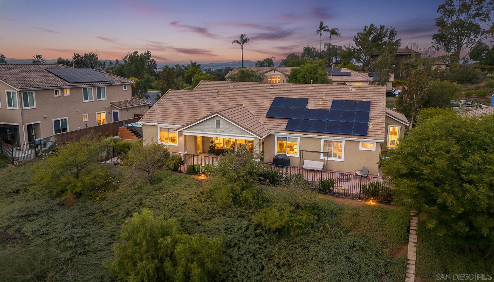 Detail Gallery Image 2 of 34 For 1818  Hayden Ranch Rd, Vista,  CA 92084 - 4 Beds | 3 Baths