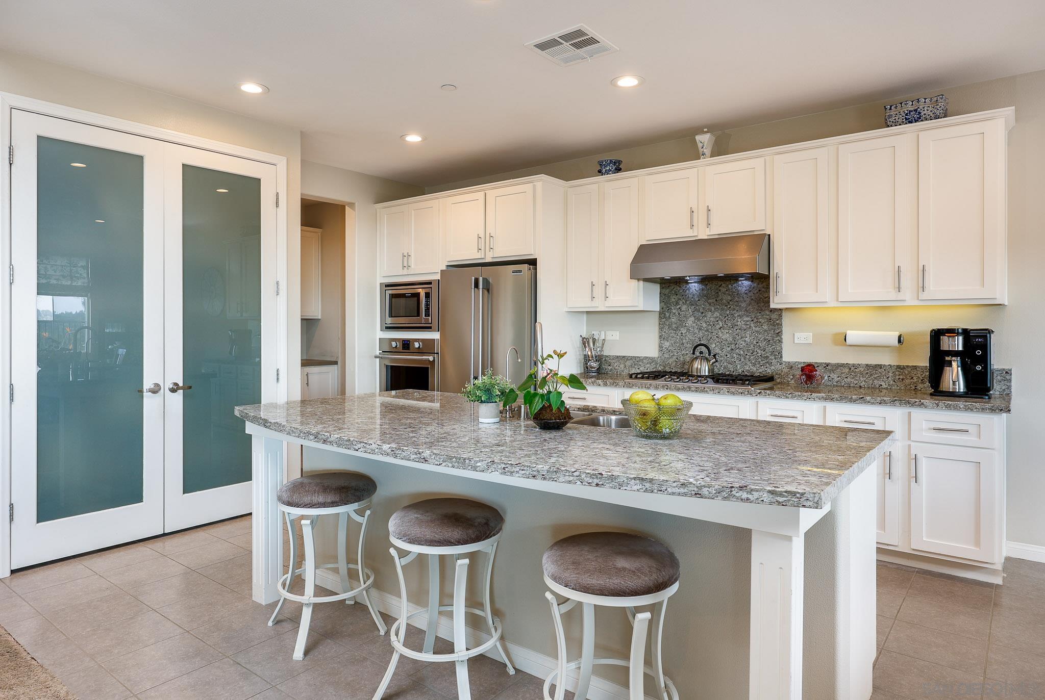 Detail Gallery Image 9 of 34 For 1818  Hayden Ranch Rd, Vista,  CA 92084 - 4 Beds | 3 Baths