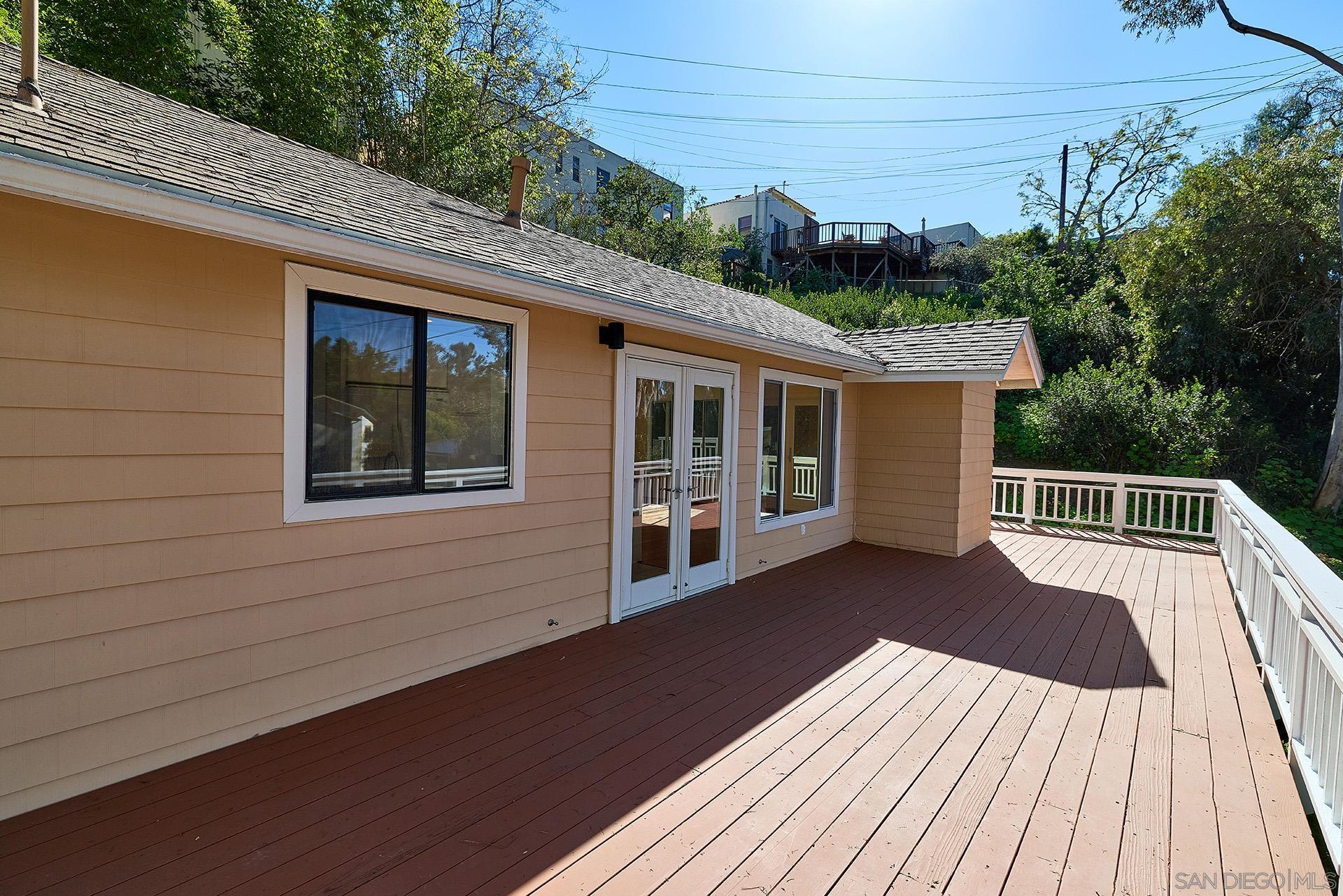 Detail Gallery Image 2 of 14 For 3731  Brant St, San Diego,  CA 92103 - 2 Beds | 1/1 Baths