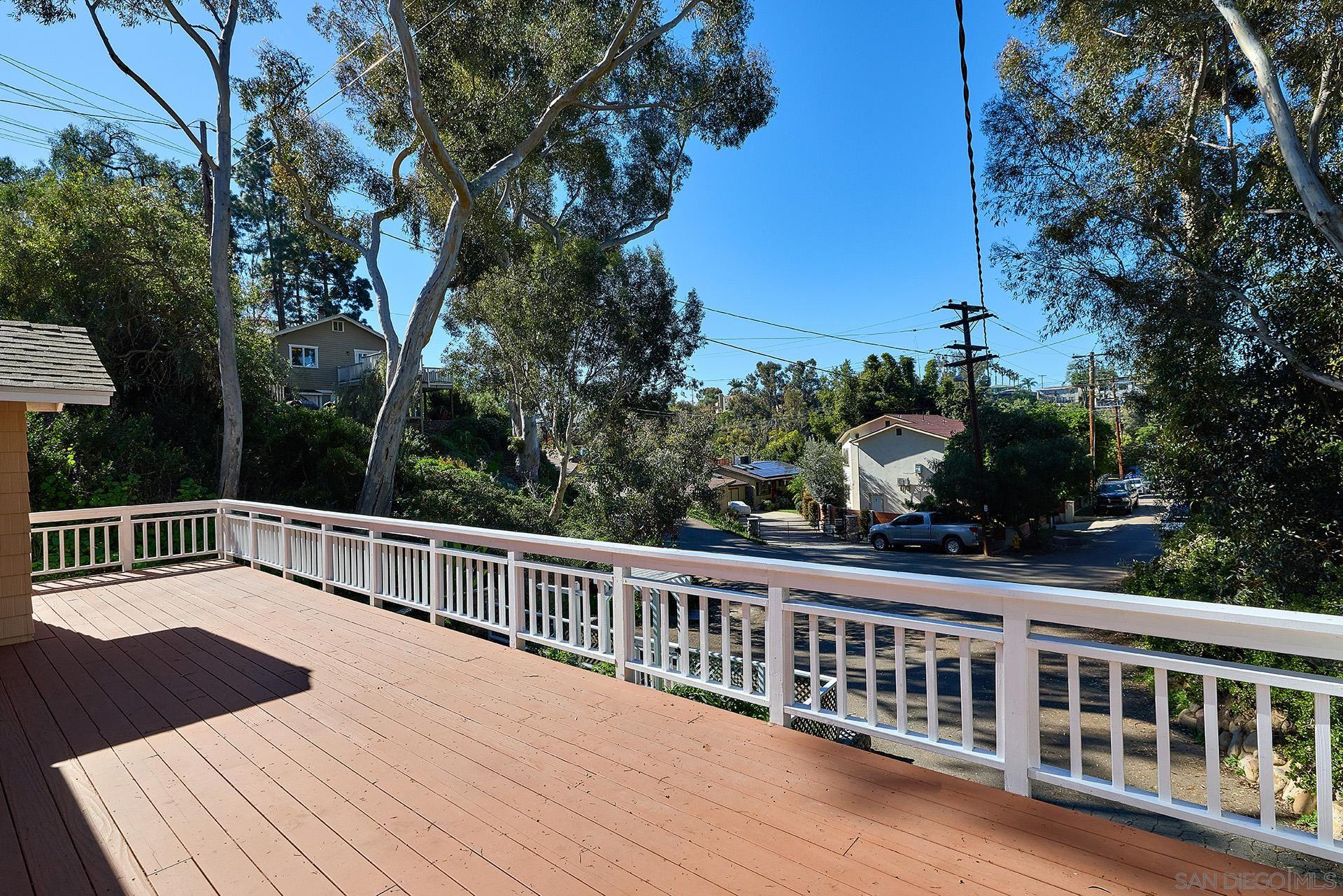 Detail Gallery Image 5 of 14 For 3731  Brant St, San Diego,  CA 92103 - 2 Beds | 1/1 Baths