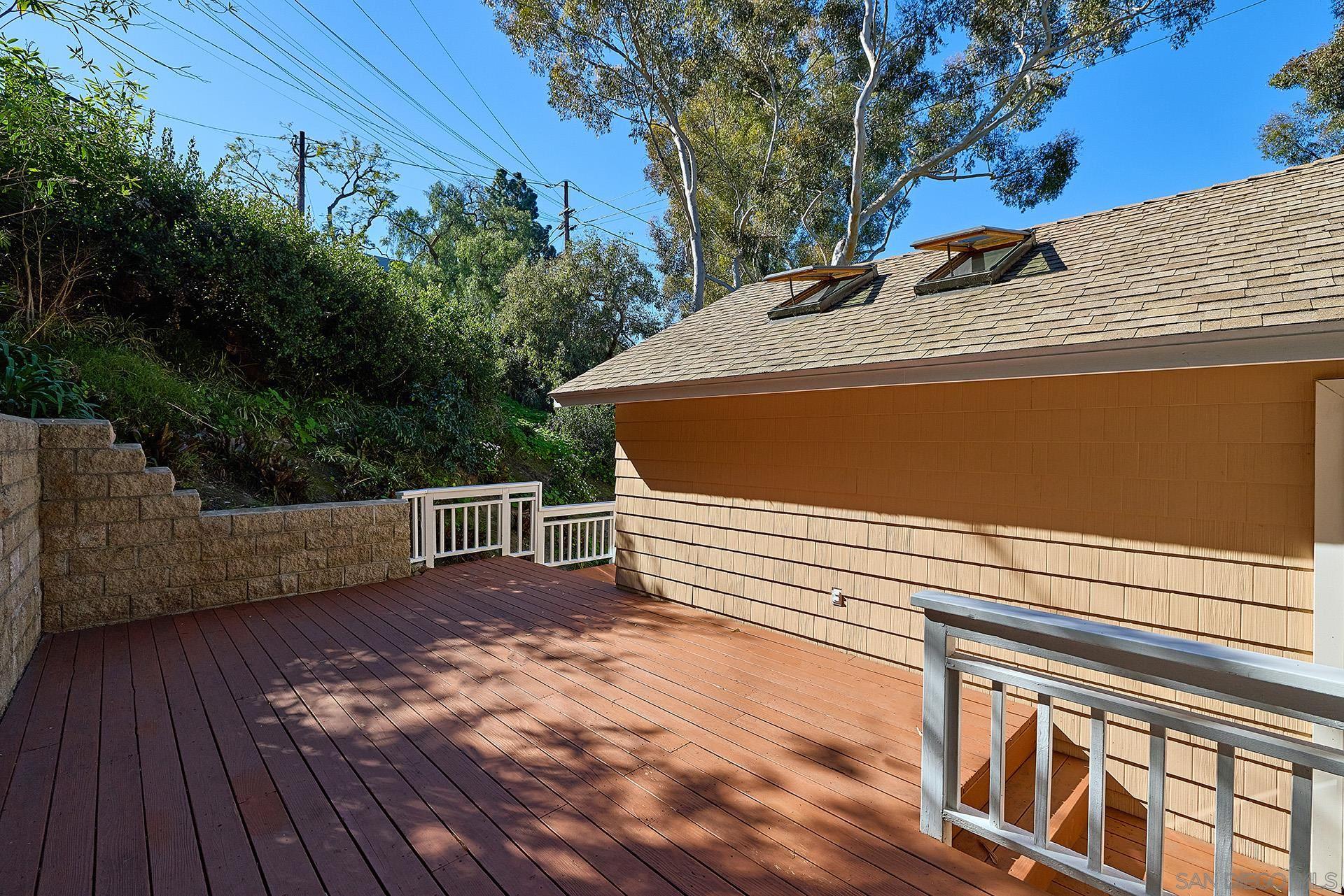 Detail Gallery Image 7 of 14 For 3731  Brant St, San Diego,  CA 92103 - 2 Beds | 1/1 Baths