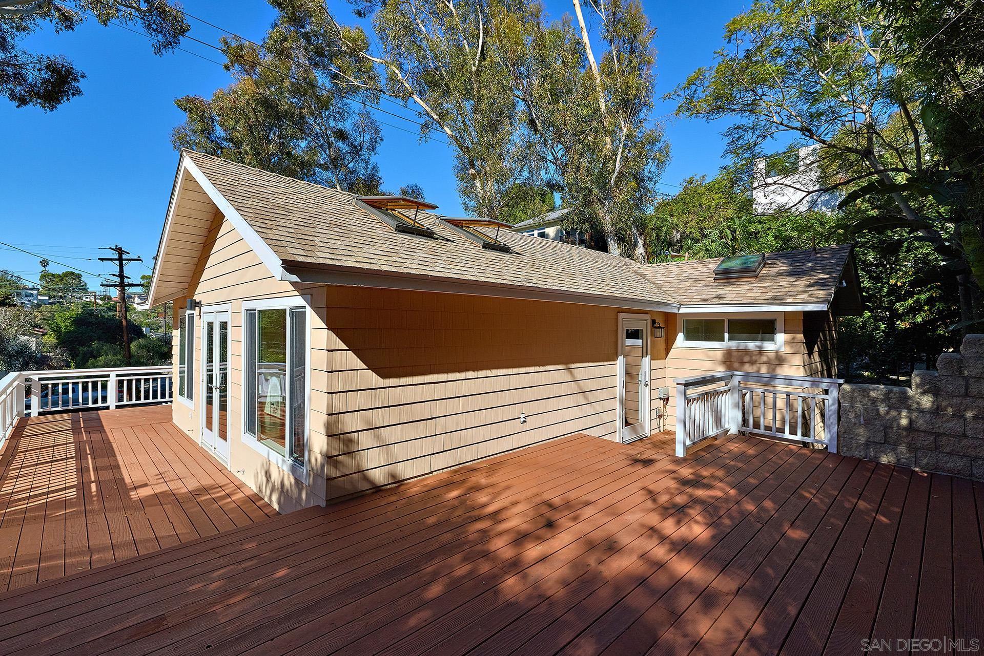 Detail Gallery Image 8 of 14 For 3731  Brant St, San Diego,  CA 92103 - 2 Beds | 1/1 Baths