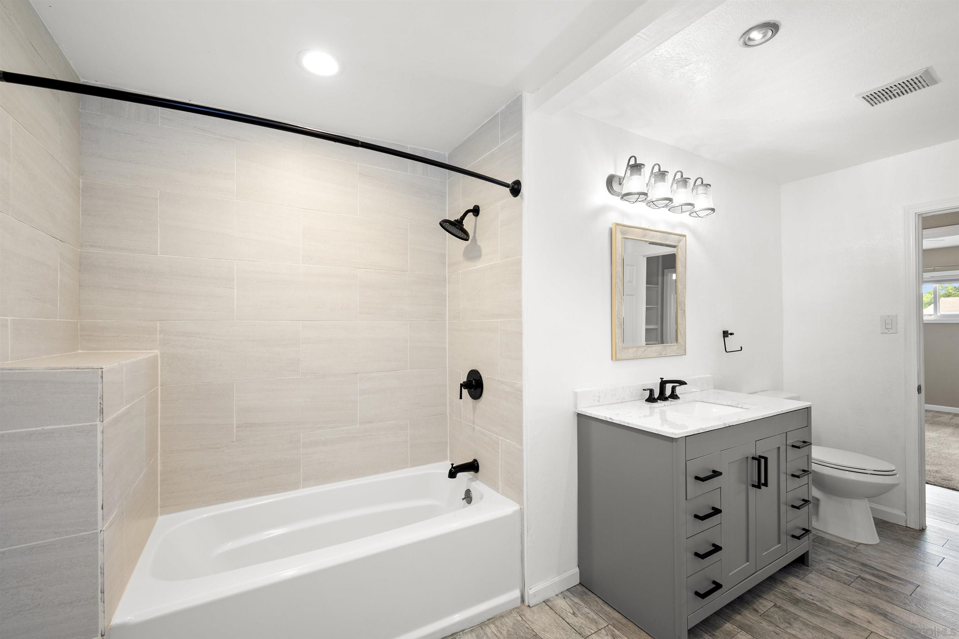 Detail Gallery Image 13 of 23 For 403  Sawtelle Ave, San Diego,  CA 92114 - 3 Beds | 1 Baths