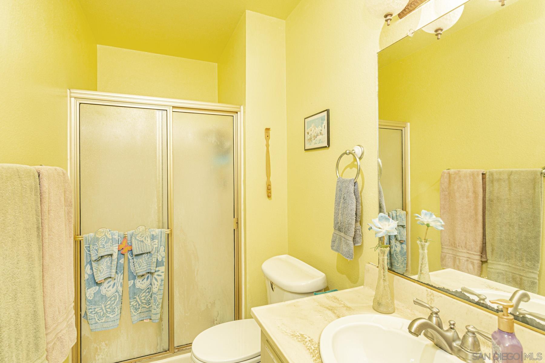 Detail Gallery Image 12 of 43 For 3433  Fairlomas Rd, National City,  CA 91950 - 3 Beds | 2/1 Baths