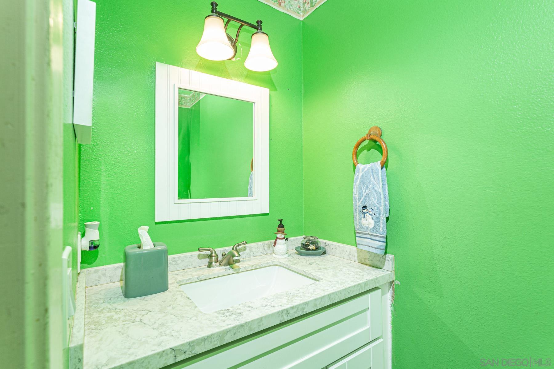 Detail Gallery Image 16 of 43 For 3433  Fairlomas Rd, National City,  CA 91950 - 3 Beds | 2/1 Baths