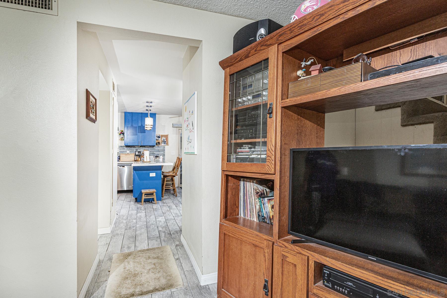 Detail Gallery Image 17 of 43 For 3433  Fairlomas Rd, National City,  CA 91950 - 3 Beds | 2/1 Baths