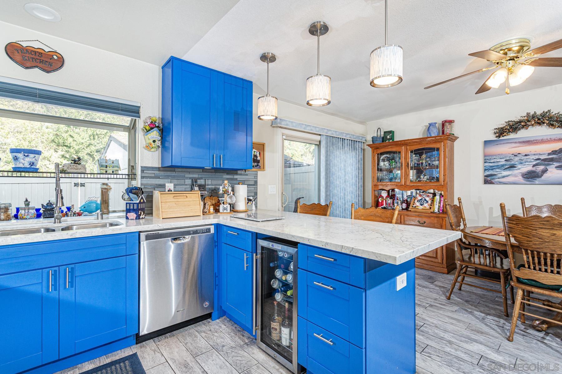 Detail Gallery Image 7 of 43 For 3433  Fairlomas Rd, National City,  CA 91950 - 3 Beds | 2/1 Baths