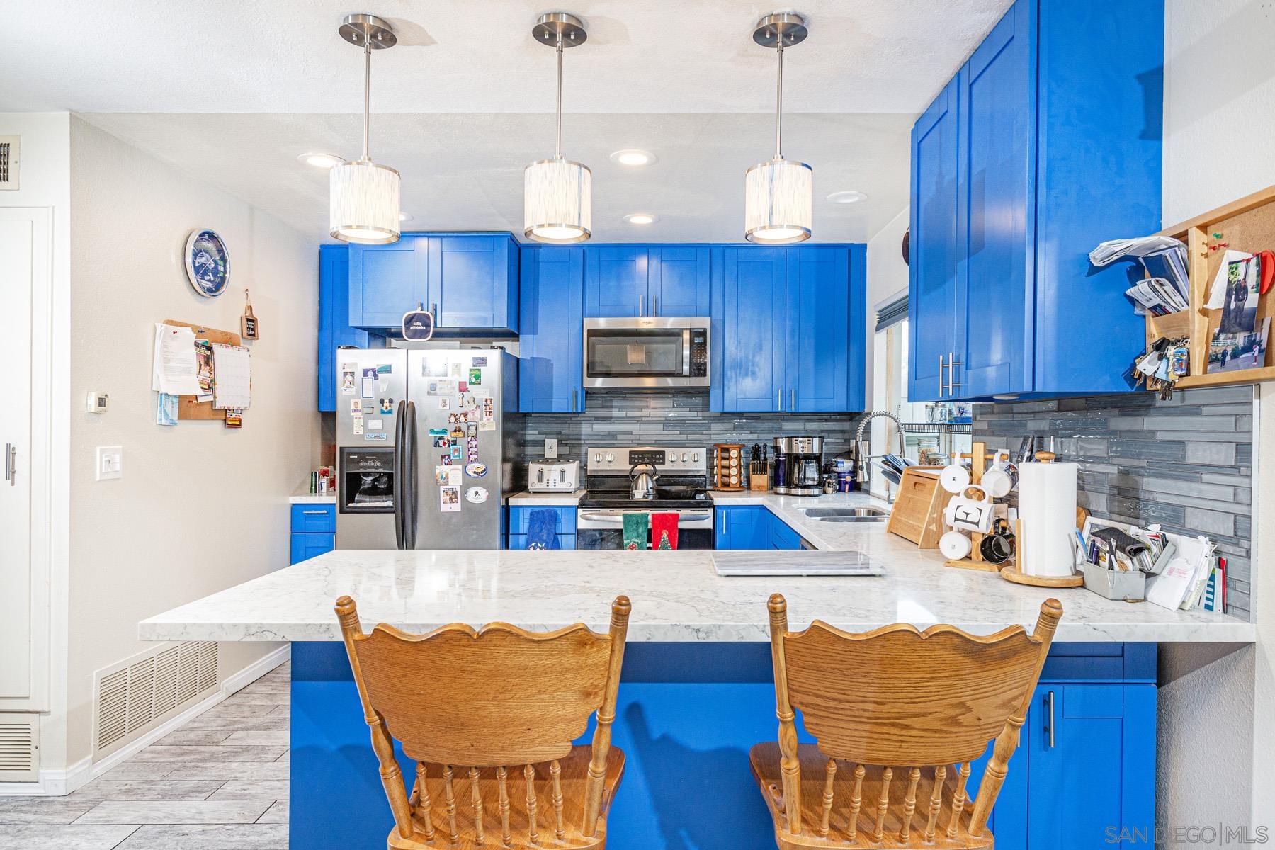 Detail Gallery Image 9 of 43 For 3433  Fairlomas Rd, National City,  CA 91950 - 3 Beds | 2/1 Baths