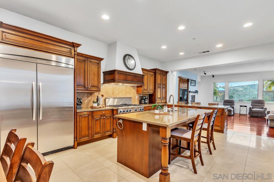 Detail Gallery Image 14 of 54 For 14481  Old Creek Road, San Diego,  CA 92131 - 6 Beds | 4/1 Baths