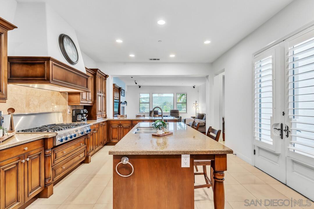 Detail Gallery Image 15 of 54 For 14481  Old Creek Road, San Diego,  CA 92131 - 6 Beds | 4/1 Baths