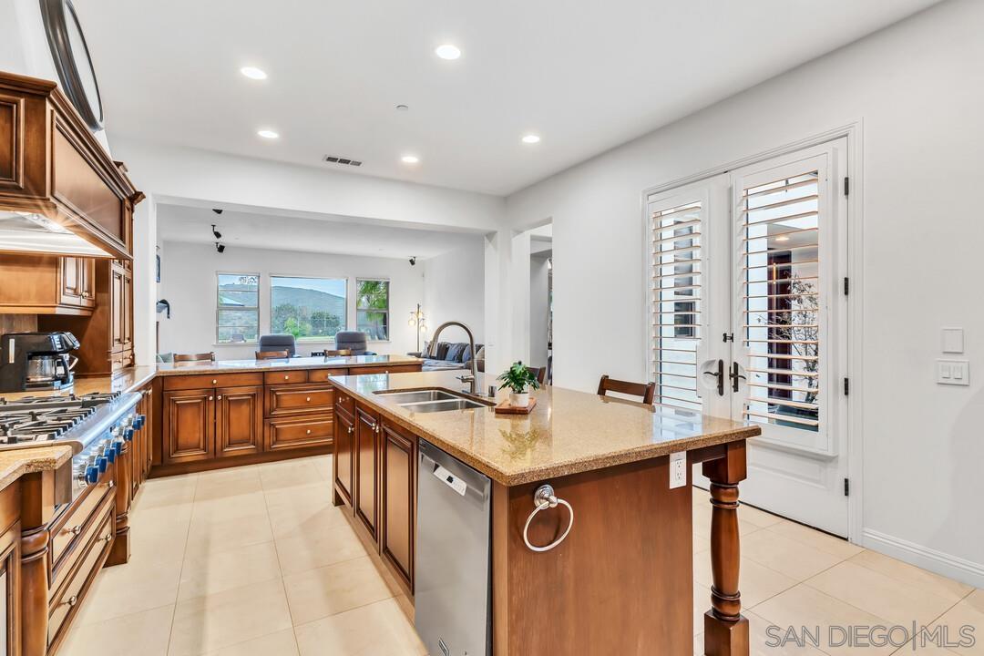 Detail Gallery Image 16 of 54 For 14481  Old Creek Road, San Diego,  CA 92131 - 6 Beds | 4/1 Baths