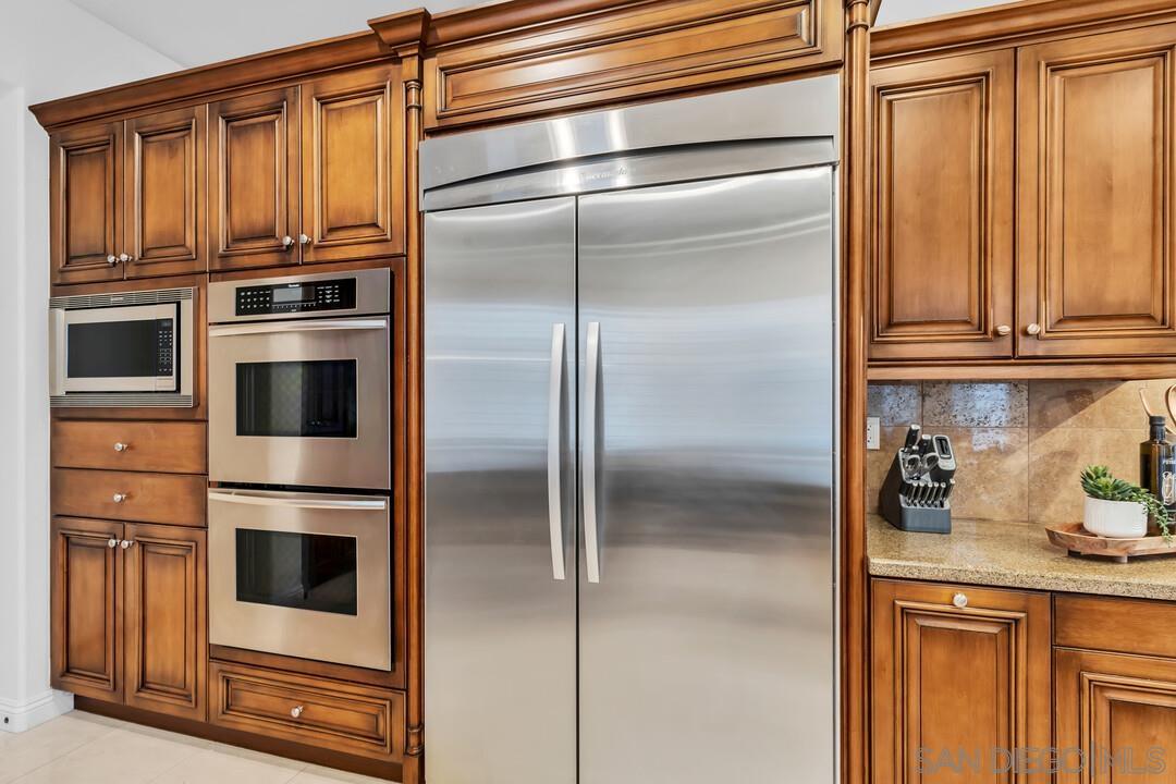 Detail Gallery Image 18 of 54 For 14481  Old Creek Road, San Diego,  CA 92131 - 6 Beds | 4/1 Baths