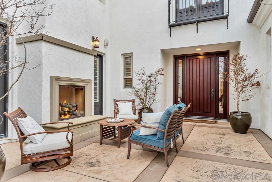 Detail Gallery Image 4 of 54 For 14481  Old Creek Road, San Diego,  CA 92131 - 6 Beds | 4/1 Baths