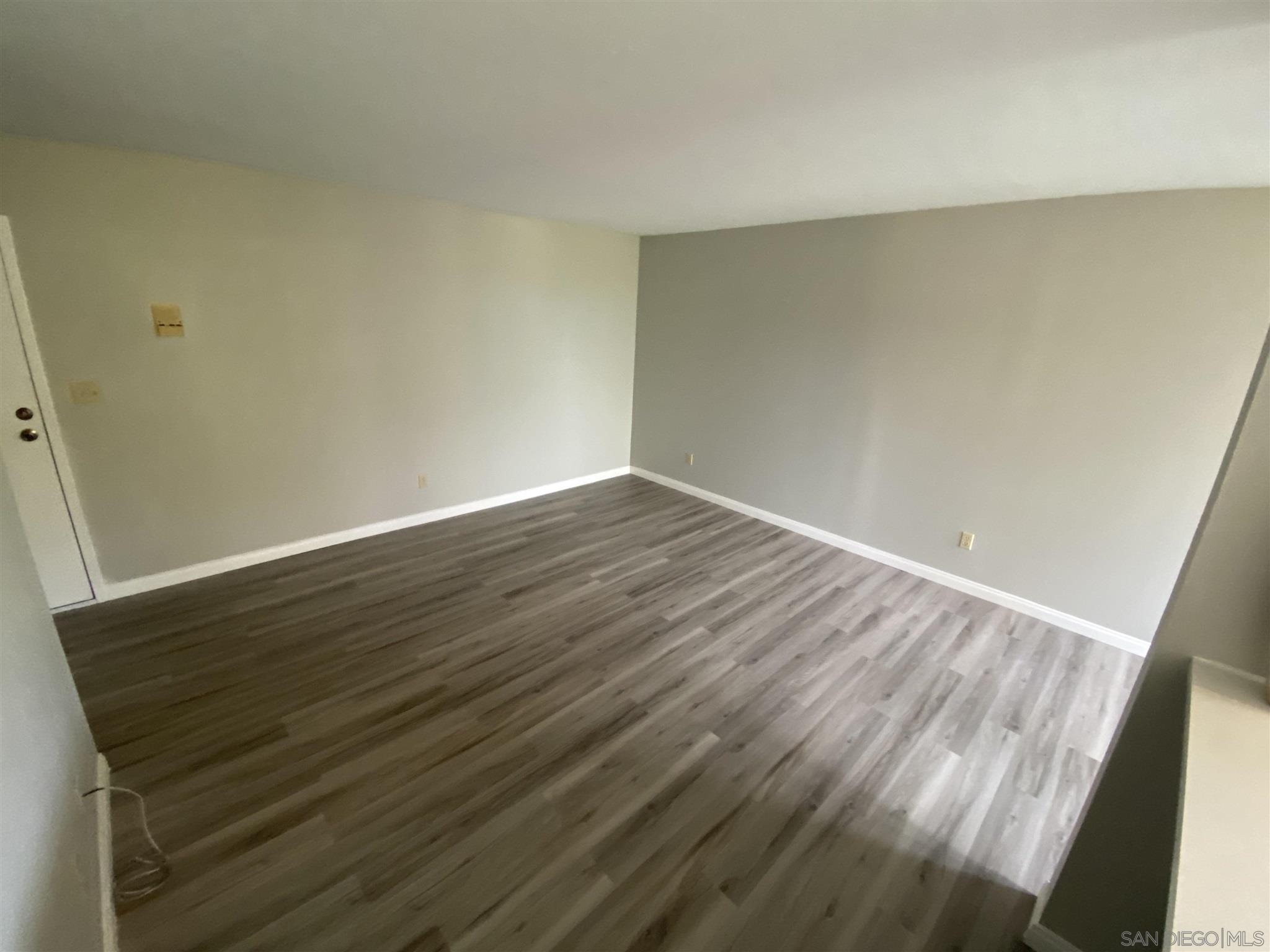 Detail Gallery Image 3 of 12 For 6930  Hyde Park Dr  304, San Diego,  CA 92119 - 1 Beds | 1 Baths